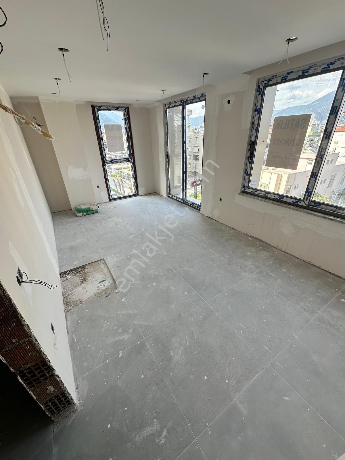 Mükemmel Konumda Deniz Manzaralı Satılık 2+0 Daire - Görsel 25