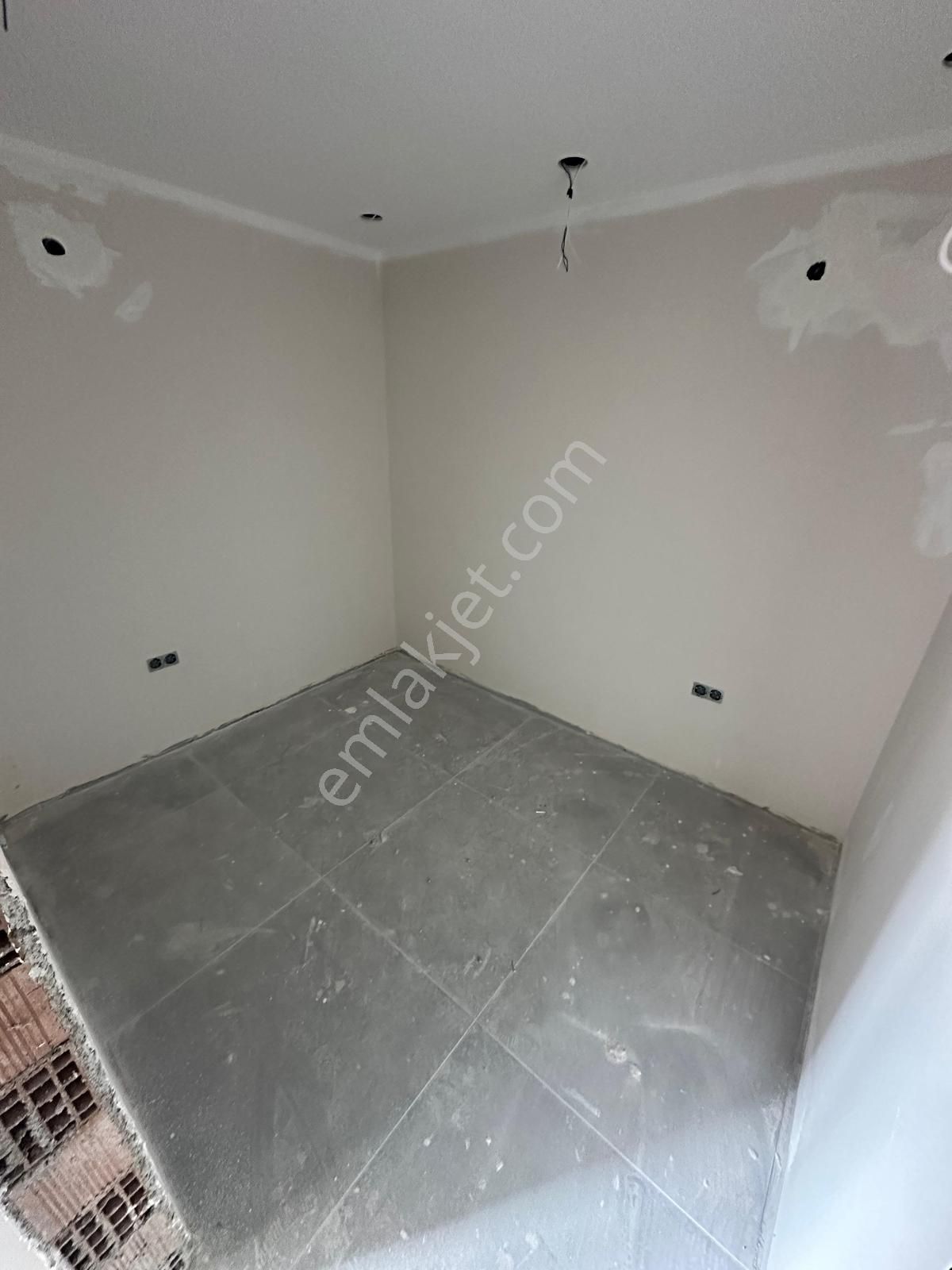 Mükemmel Konumda Deniz Manzaralı Satılık 2+0 Daire - Görsel 18