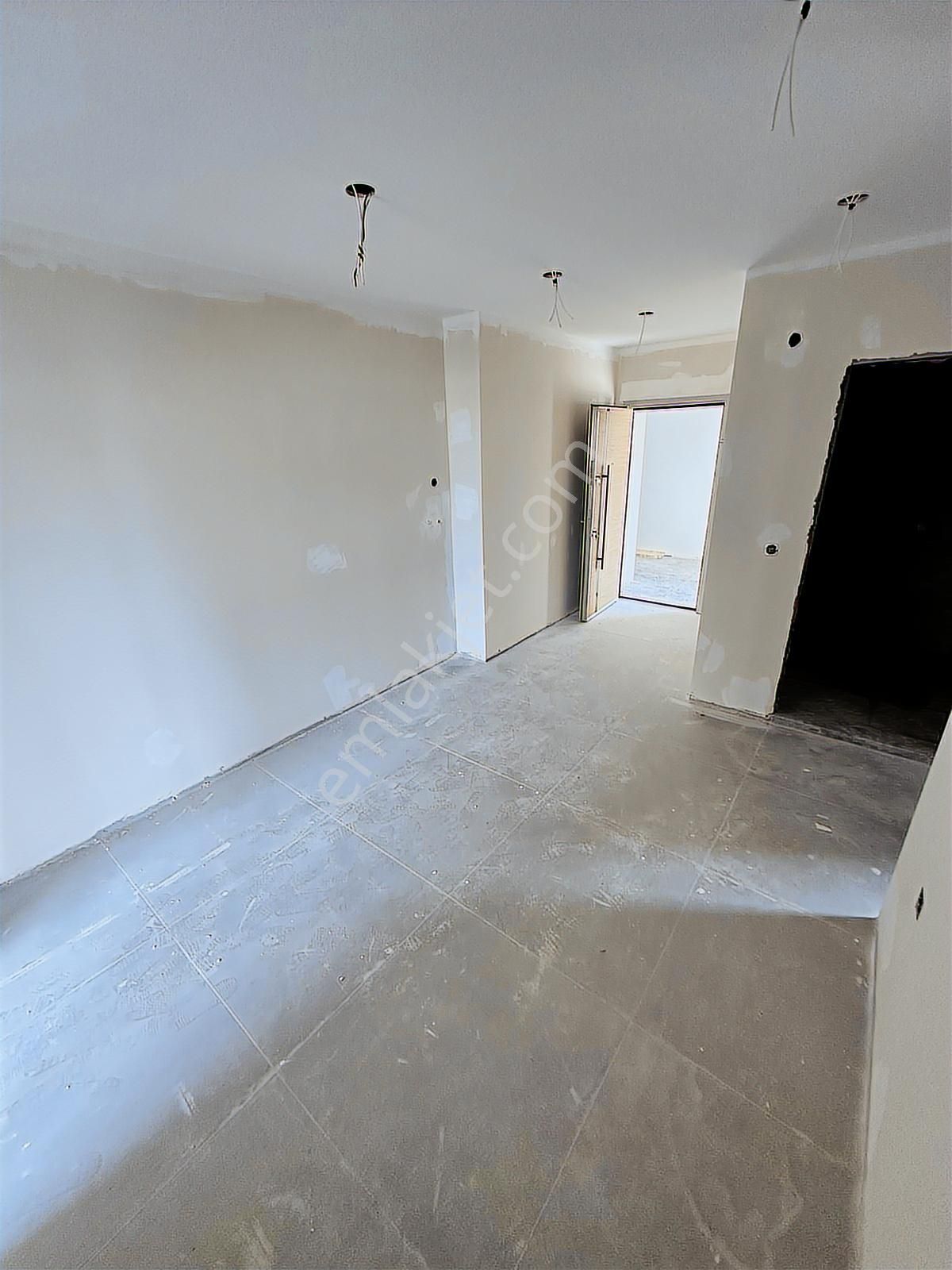 Mükemmel Konumda Deniz Manzaralı Satılık 2+0 Daire - Görsel 11