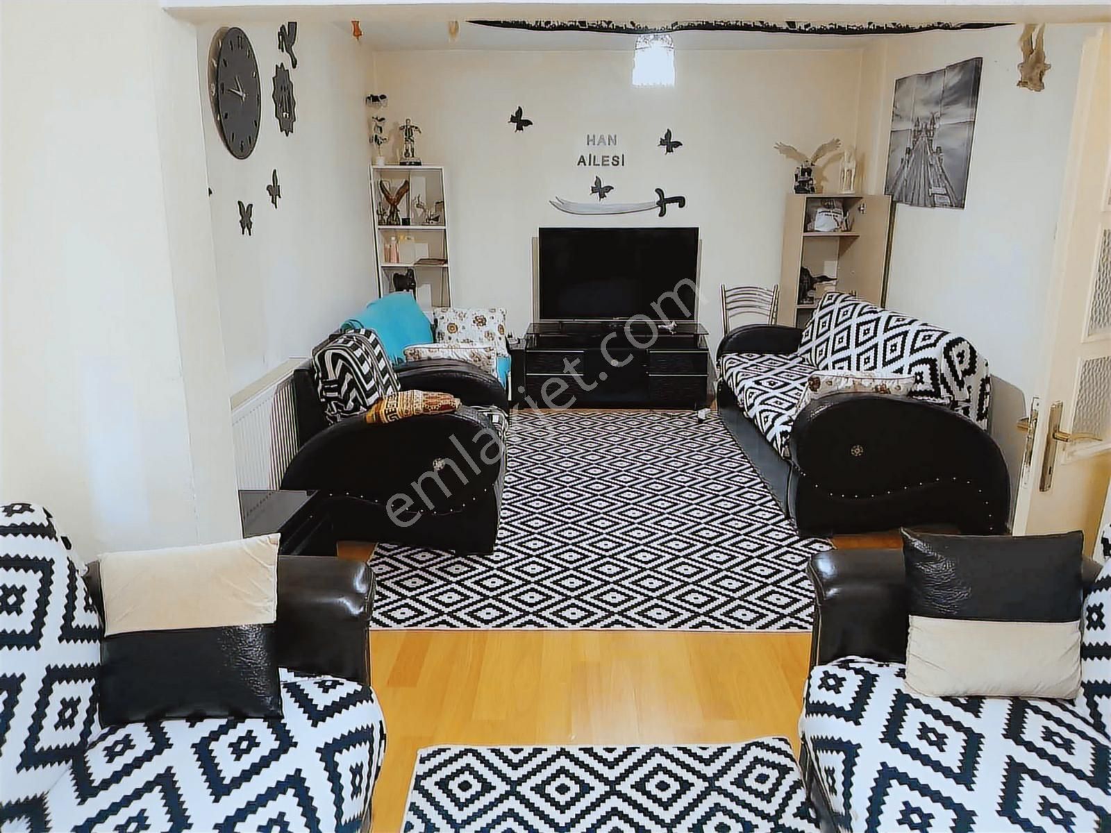 Arslan Emlaktan 2+1 Eşyalı Kiralık Metro'ya 2 Dk - Görsel 2