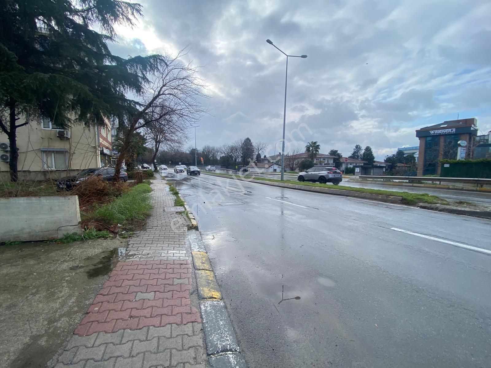 Güzelyalı Sahil Yolunda Araç Girebilen Çift Katlı Kiralık Dükkan - Görsel 18