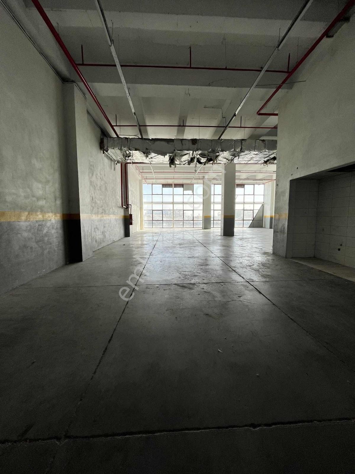 İkitelli Org İş Merkezinde Kiralık 450m2 İmalathane - Görsel 3