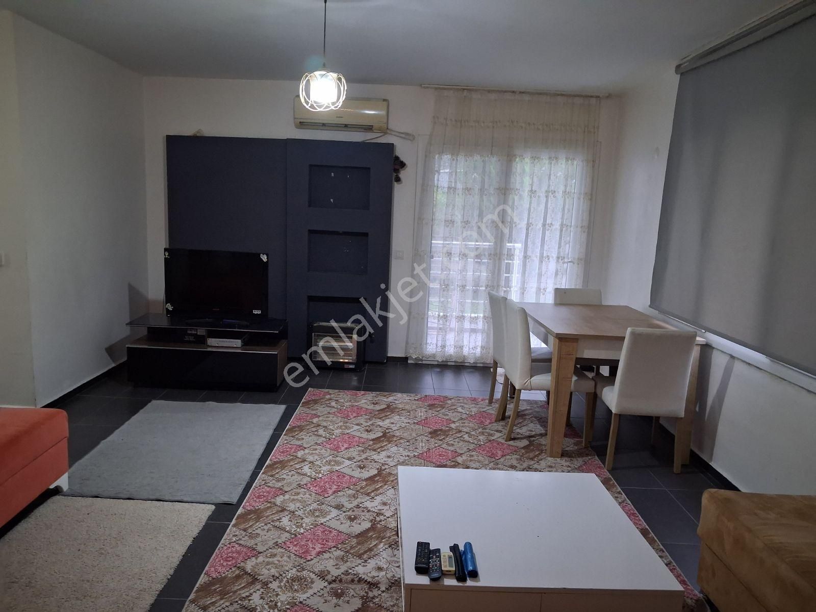 Kuşadasında Havuzlu Güvenlikli Bahçe Katı Eşyalı 2+1 - Görsel 20