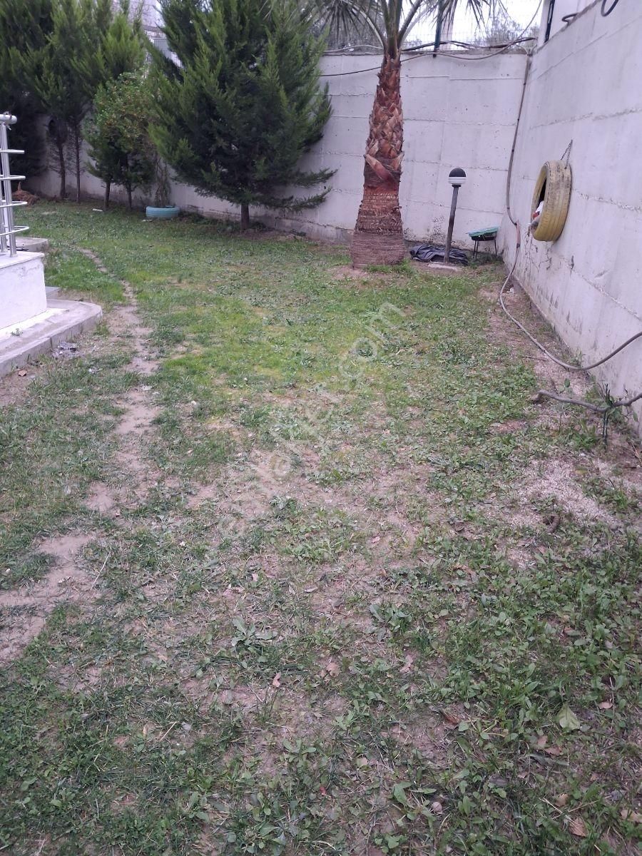 Kuşadasında Havuzlu Güvenlikli Bahçe Katı Eşyalı 2+1 - Görsel 30