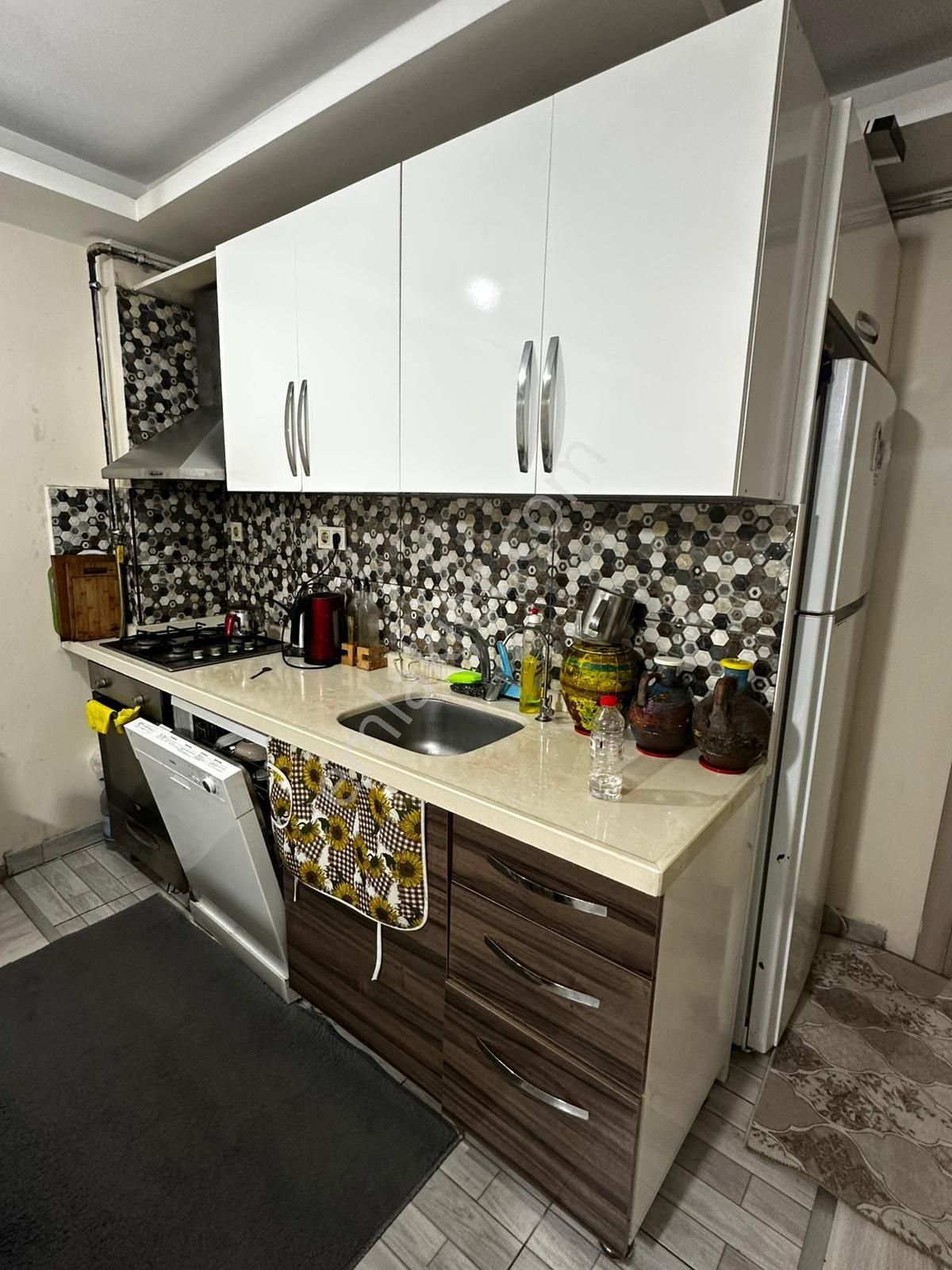 Tevfikbey De 90 M2 Balkonlu 2+1 Yüksek Giriş Yeni Bina - Görsel 3