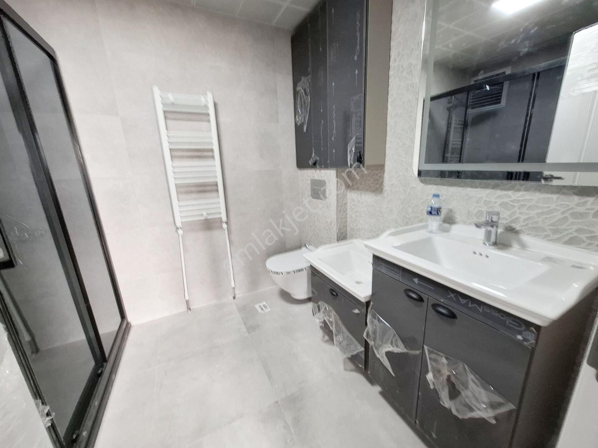 Ovacık'ta Oturuma Hazır Cadde Üzerinde 4.5+1 Lüx Yapılı - Görsel 20