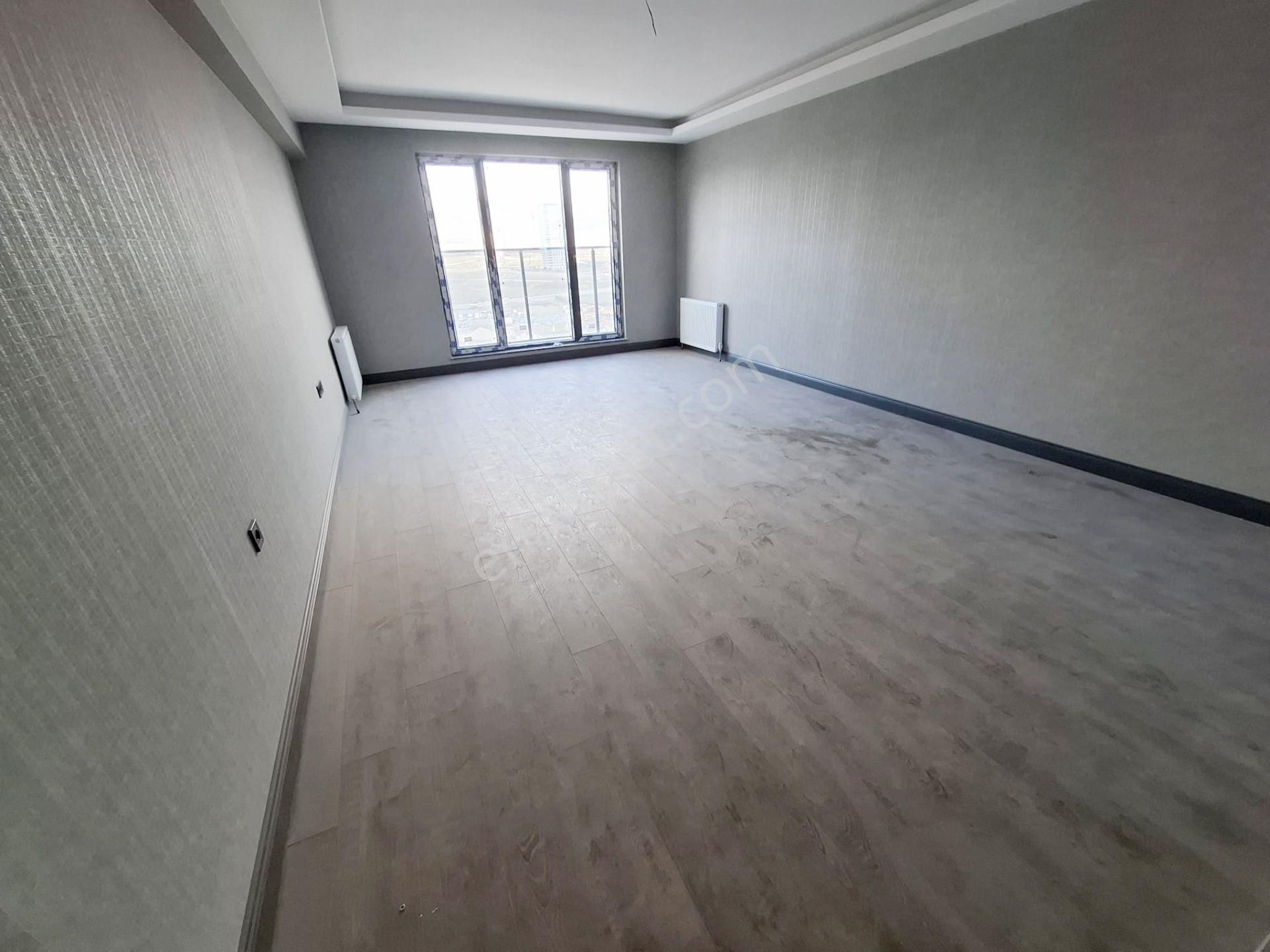 Ovacık'ta Oturuma Hazır Cadde Üzerinde 4.5+1 Lüx Yapılı - Görsel 7