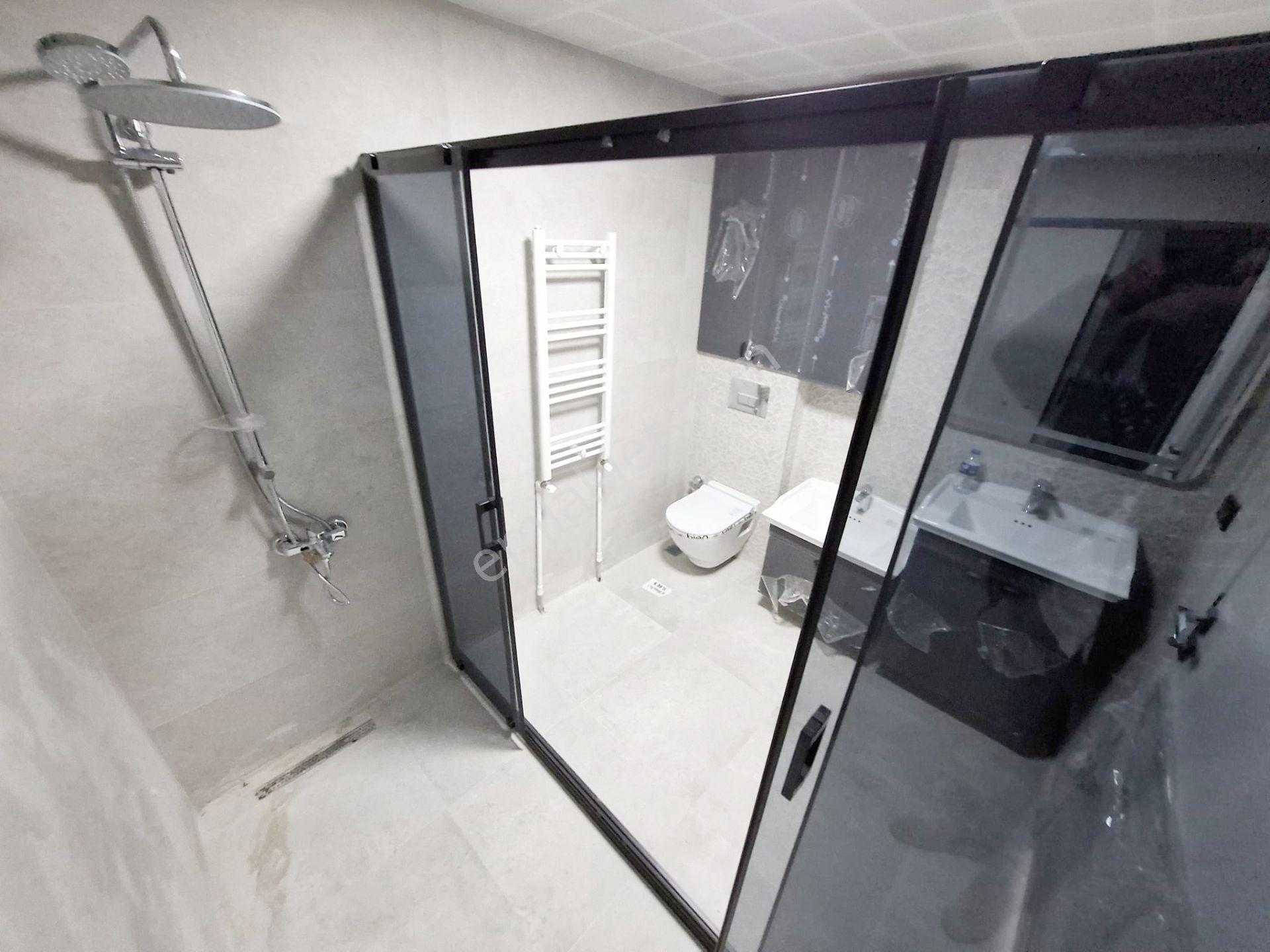 Ovacık'ta Oturuma Hazır Cadde Üzerinde 4.5+1 Lüx Yapılı - Görsel 18