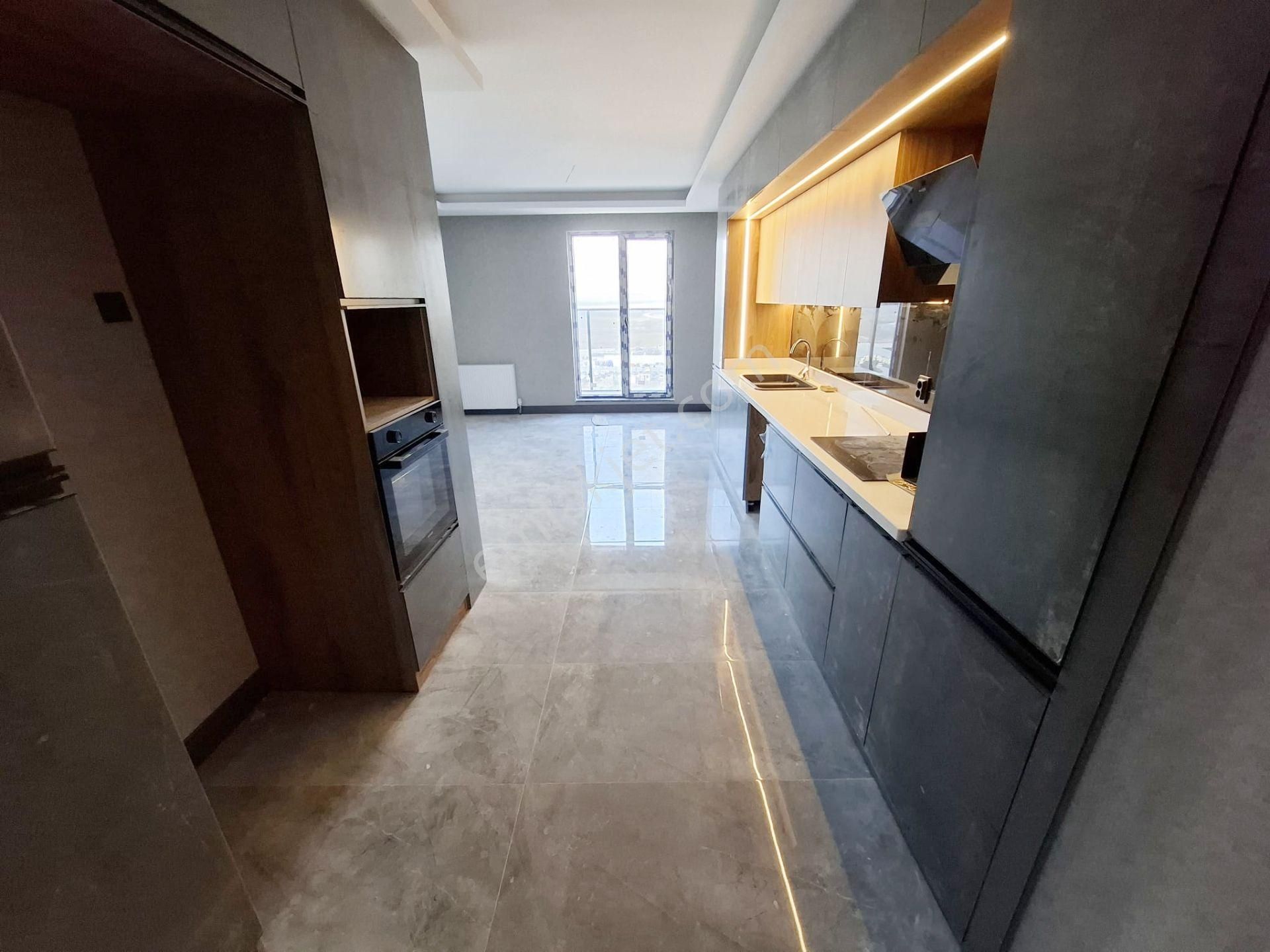 Ovacık'ta Oturuma Hazır Cadde Üzerinde 4.5+1 Lüx Yapılı - Görsel 3