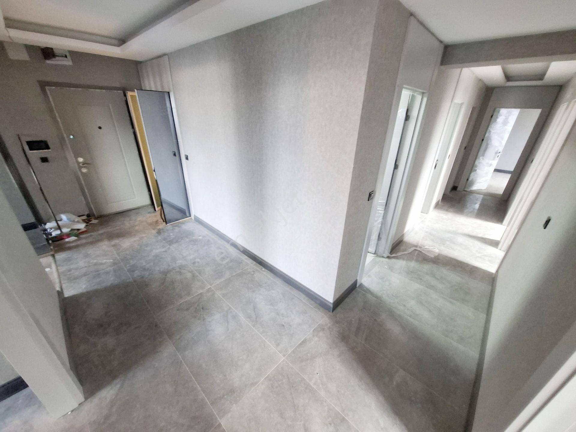 Ovacık'ta Oturuma Hazır Cadde Üzerinde 4.5+1 Lüx Yapılı - Görsel 31