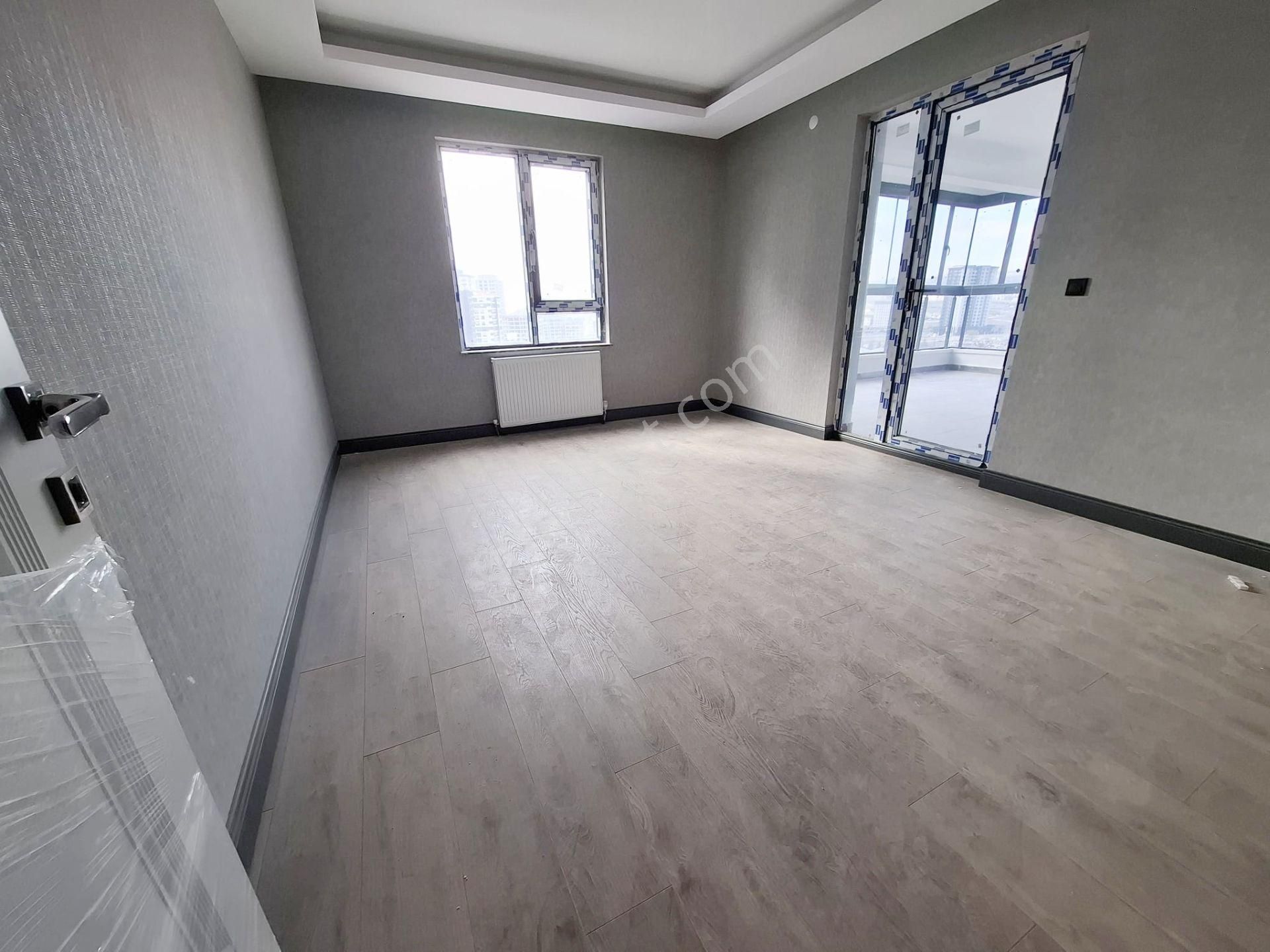 Ovacık'ta Oturuma Hazır Cadde Üzerinde 4.5+1 Lüx Yapılı - Görsel 14