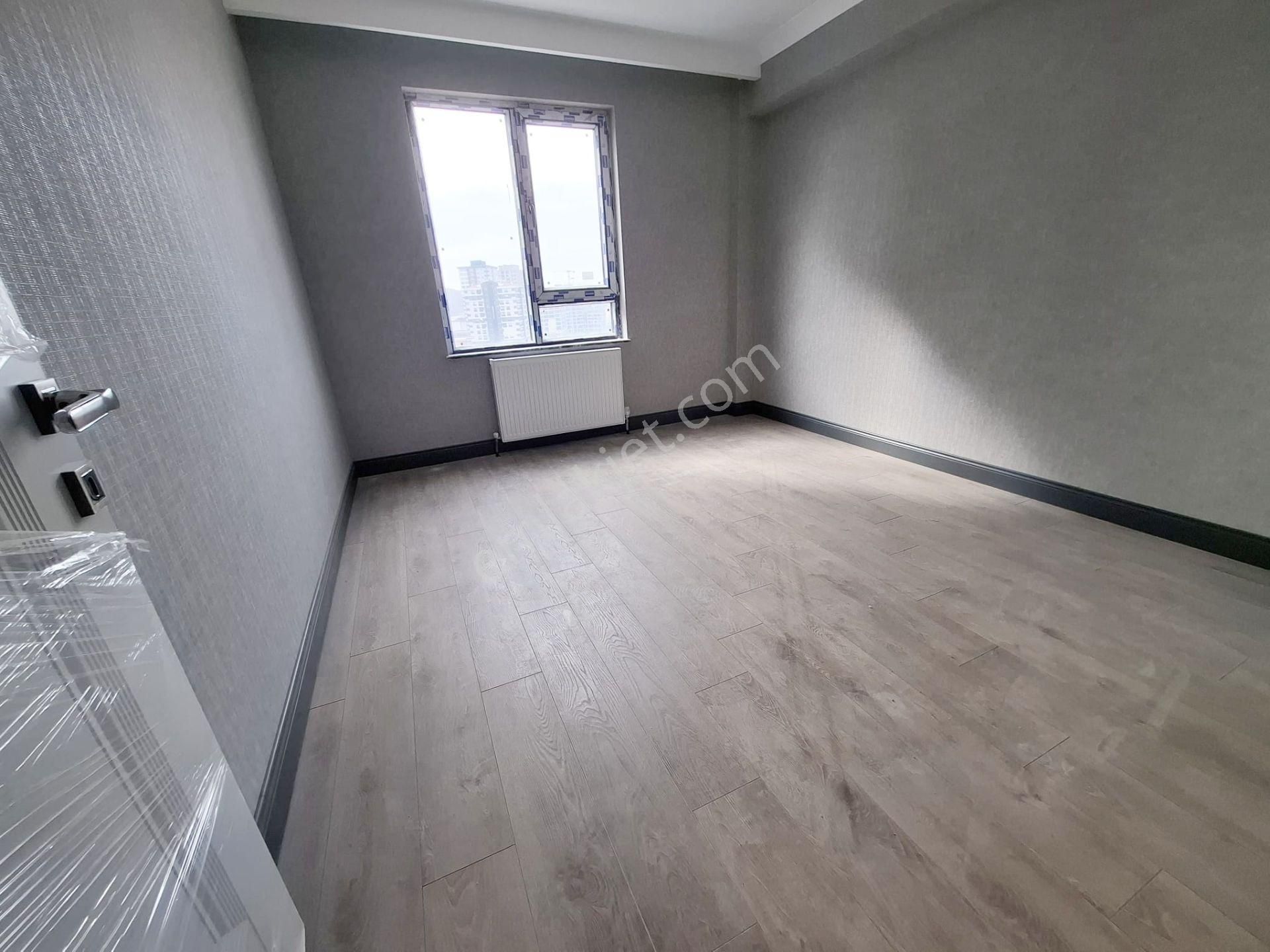 Ovacık'ta Oturuma Hazır Cadde Üzerinde 4.5+1 Lüx Yapılı - Görsel 12