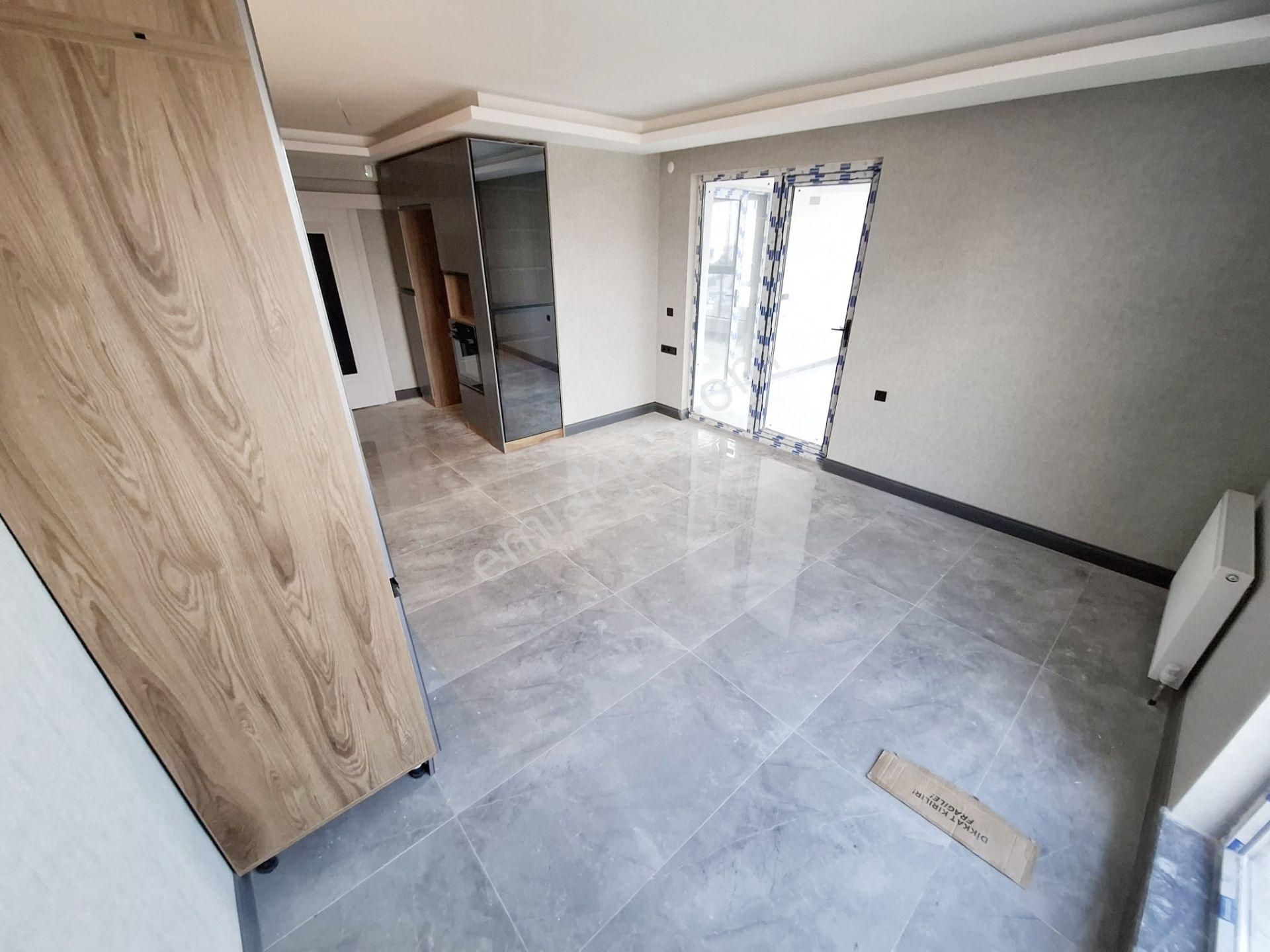 Ovacık'ta Oturuma Hazır Cadde Üzerinde 4.5+1 Lüx Yapılı - Görsel 4