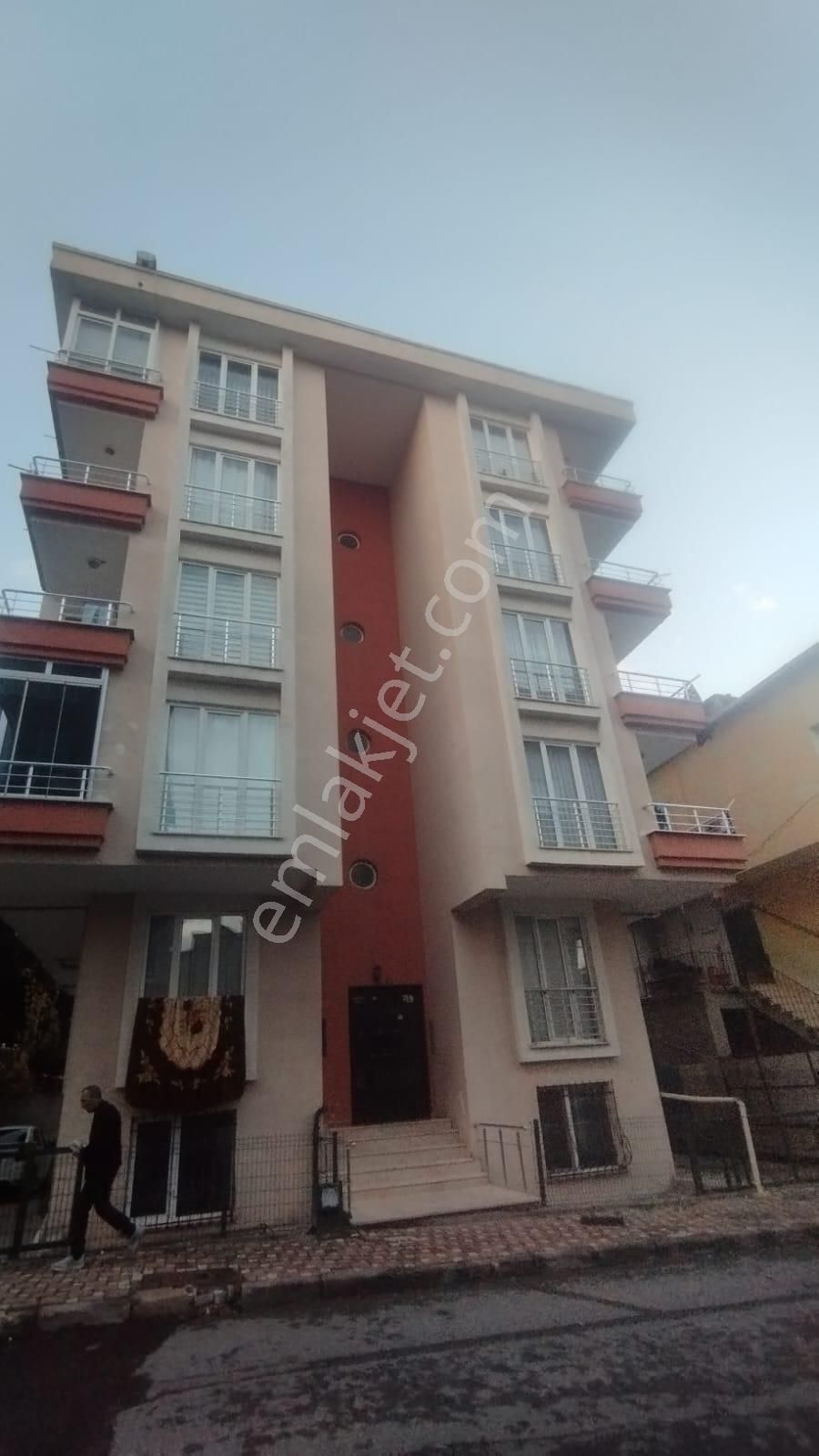 Çekmeköy Aydınlar Mahallesinde 2+1 Asansörlü Daire