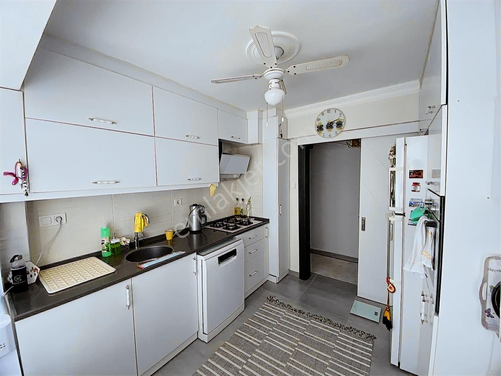 Balçovada Hastane Yakınında 3+1 Satılık Daire - Görsel 7