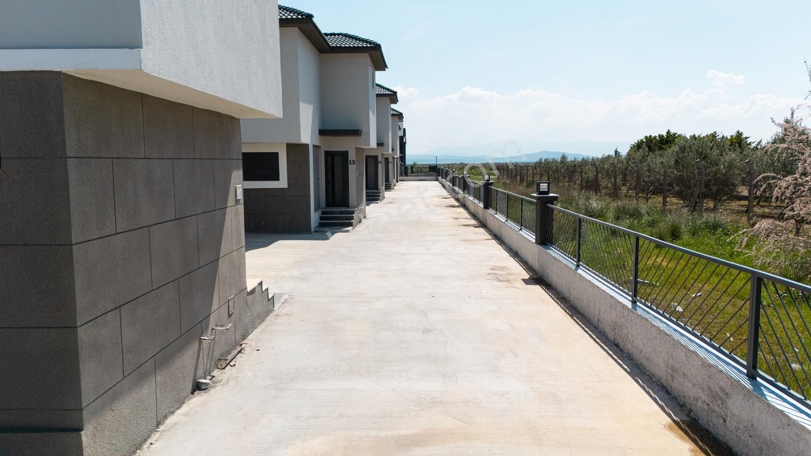 Çandarlı'da Denize Yakın , Site İçi , Havuzlu , Otoparklı Villa - Görsel 25