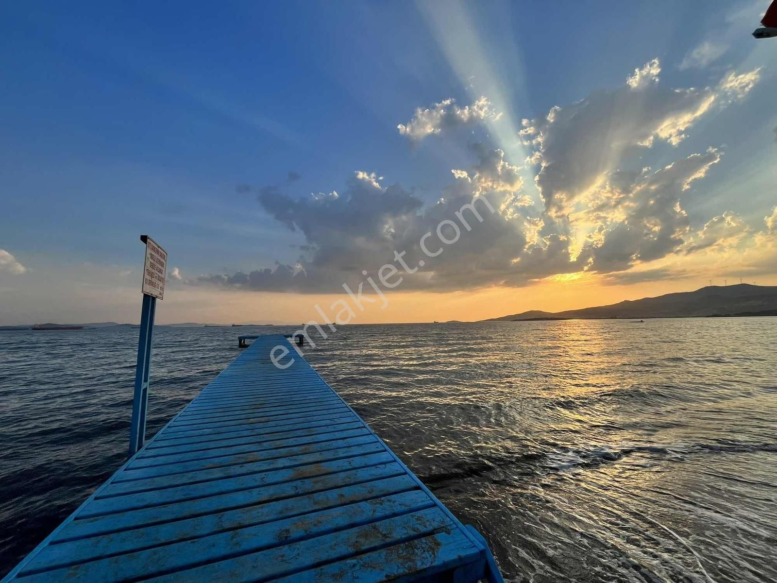 Çandarlı'da Denize Yakın , Site İçi , Havuzlu , Otoparklı Villa - Görsel 13