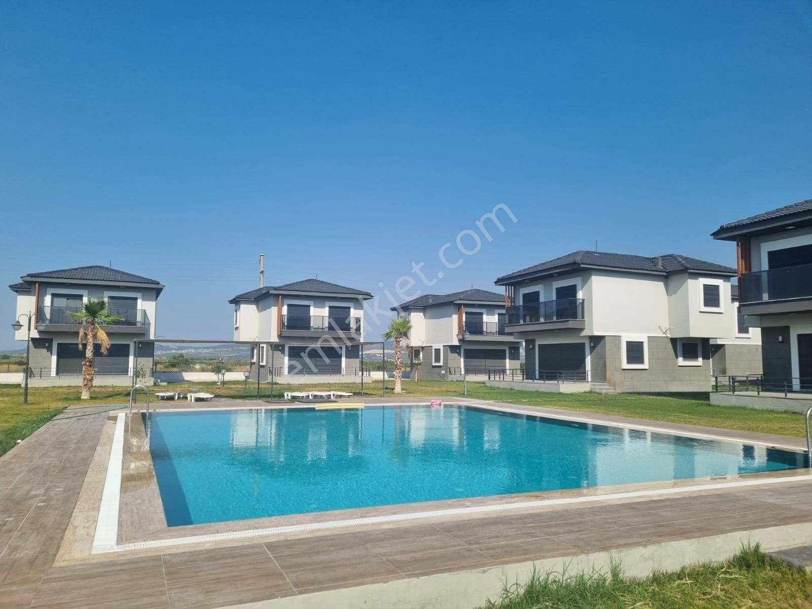 Çandarlı'da Denize Yakın , Site İçi , Havuzlu , Otoparklı Villa - Görsel 27