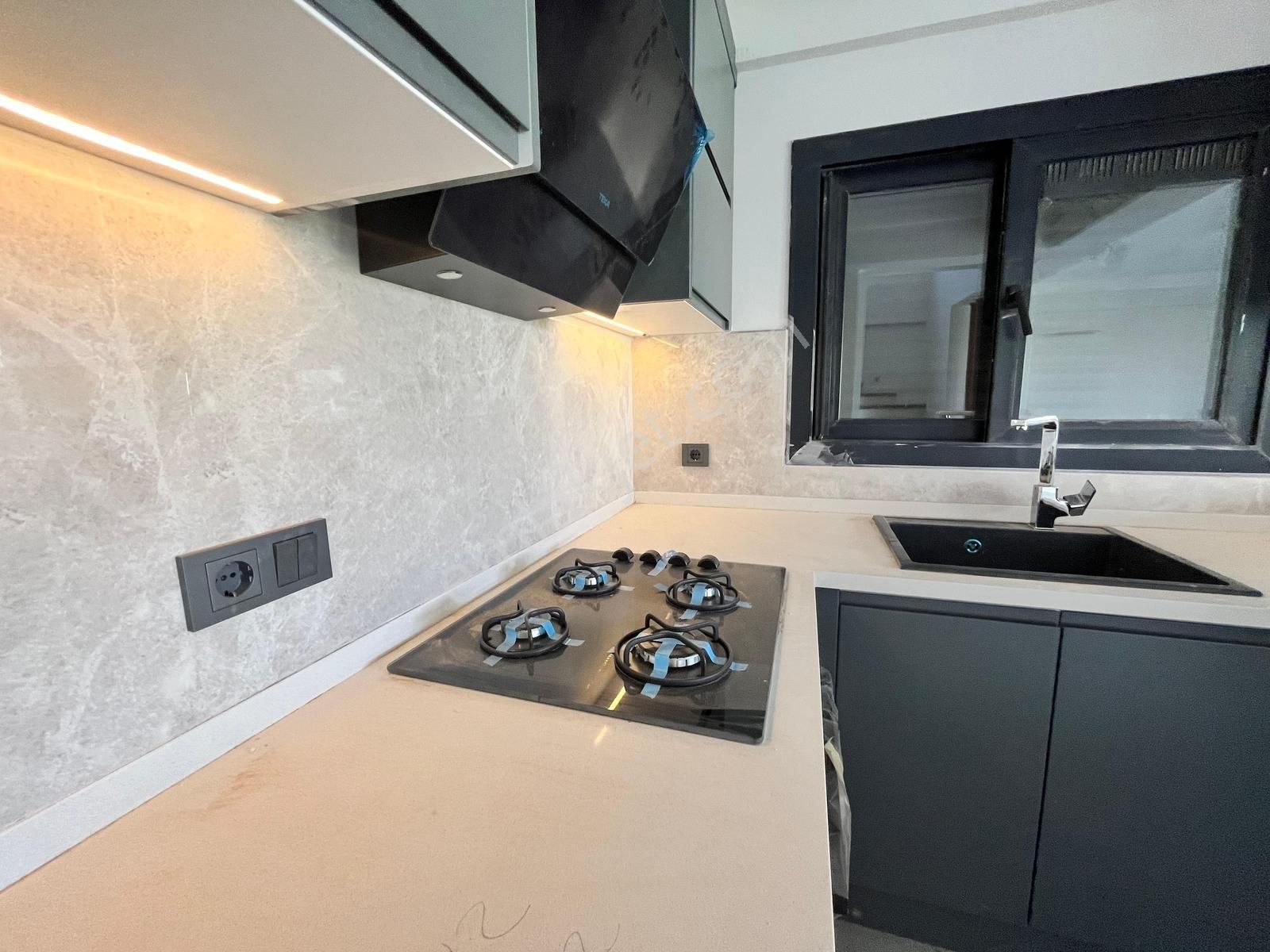 Çandarlı'da Denize Yakın , Site İçi , Havuzlu , Otoparklı Villa - Görsel 6