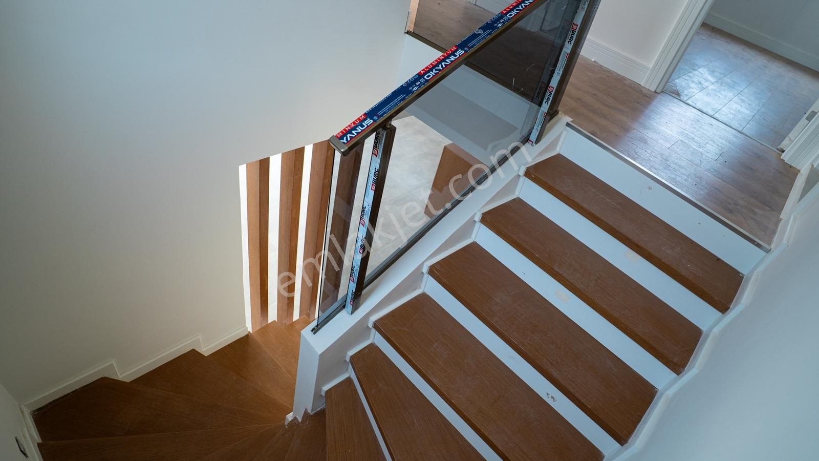 Çandarlı'da Denize Yakın , Site İçi , Havuzlu , Otoparklı Villa - Görsel 29