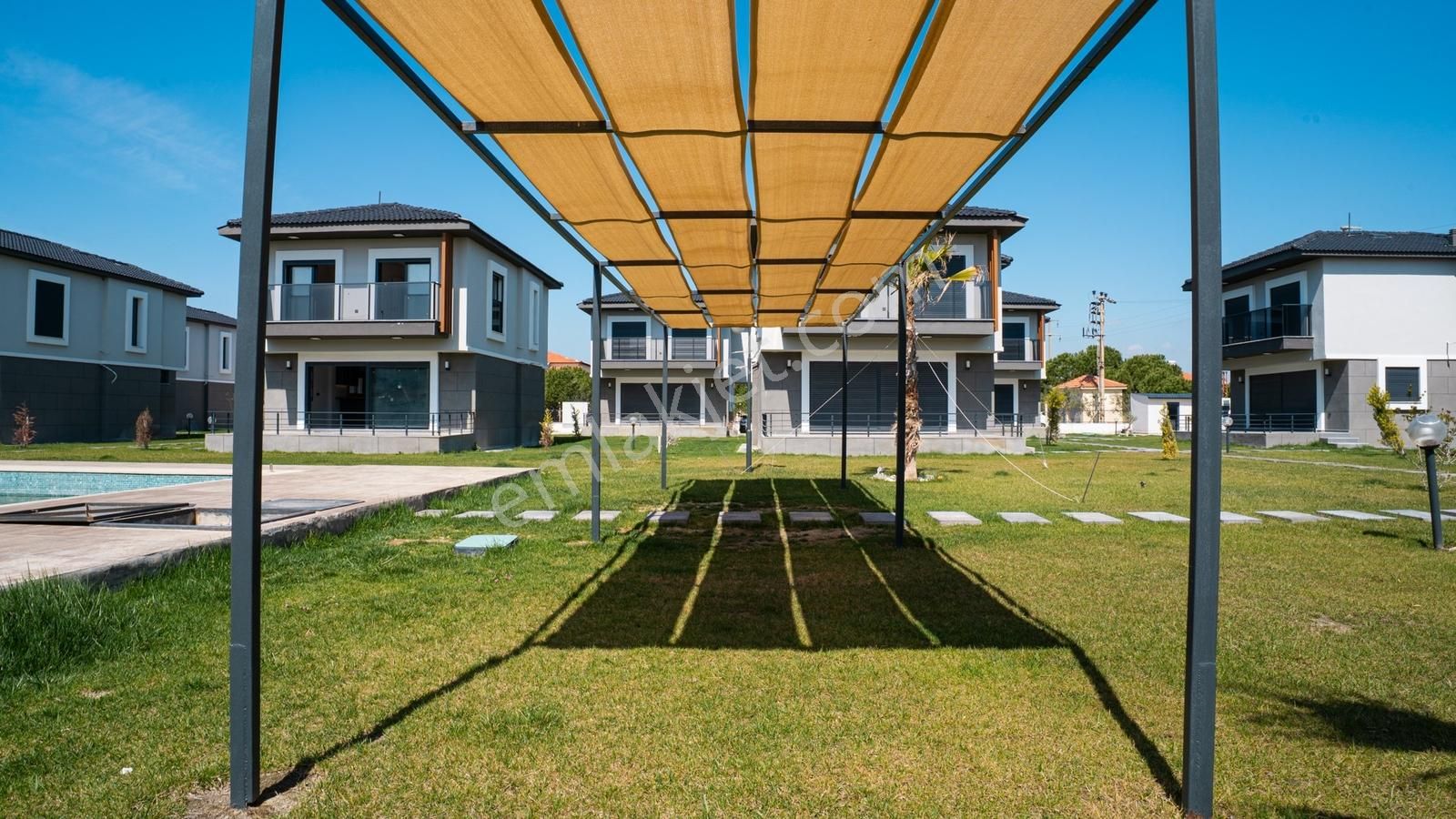 Çandarlı'da Denize Yakın , Site İçi , Havuzlu , Otoparklı Villa - Görsel 22