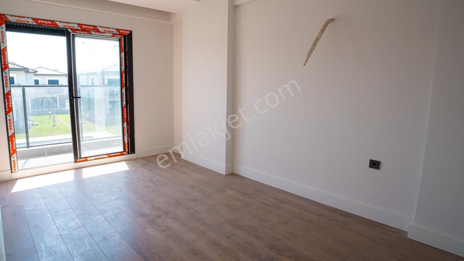 Çandarlı'da Denize Yakın , Site İçi , Havuzlu , Otoparklı Villa - Görsel 18