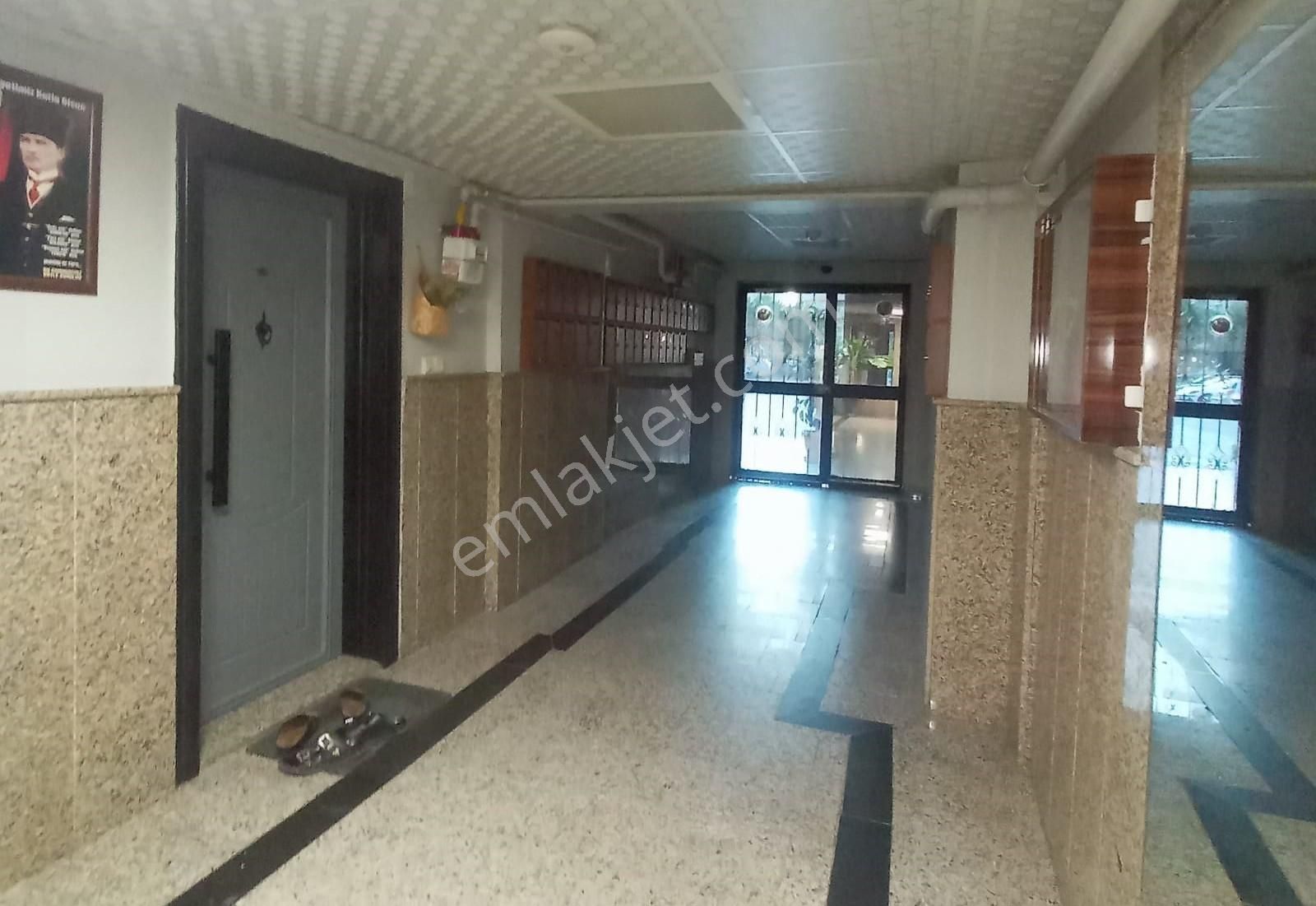 Bayraklı Soğukkuyu'da Lüks Geniş 3,5+1 Daire - Görsel 14