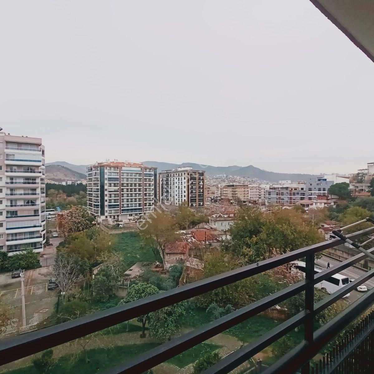 Bayraklı Soğukkuyu'da Lüks Geniş 3,5+1 Daire - Görsel 12