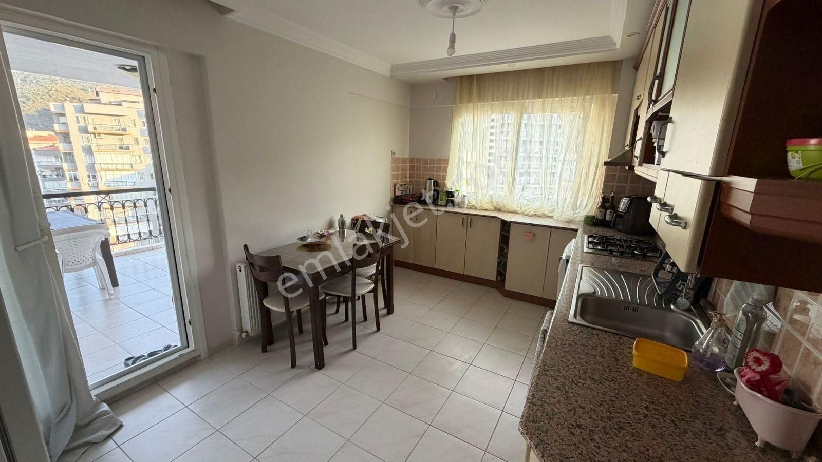 Narlıdere Ilıca Mah. Kenan Beklen Sitesi 3+1 Satılık Daire - Görsel 15