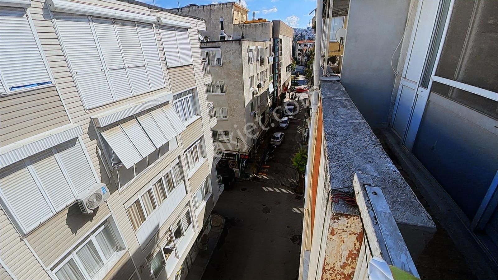 Güzelyalı Merkezi Konumda 3+1 Satılık Daire - Görsel 22