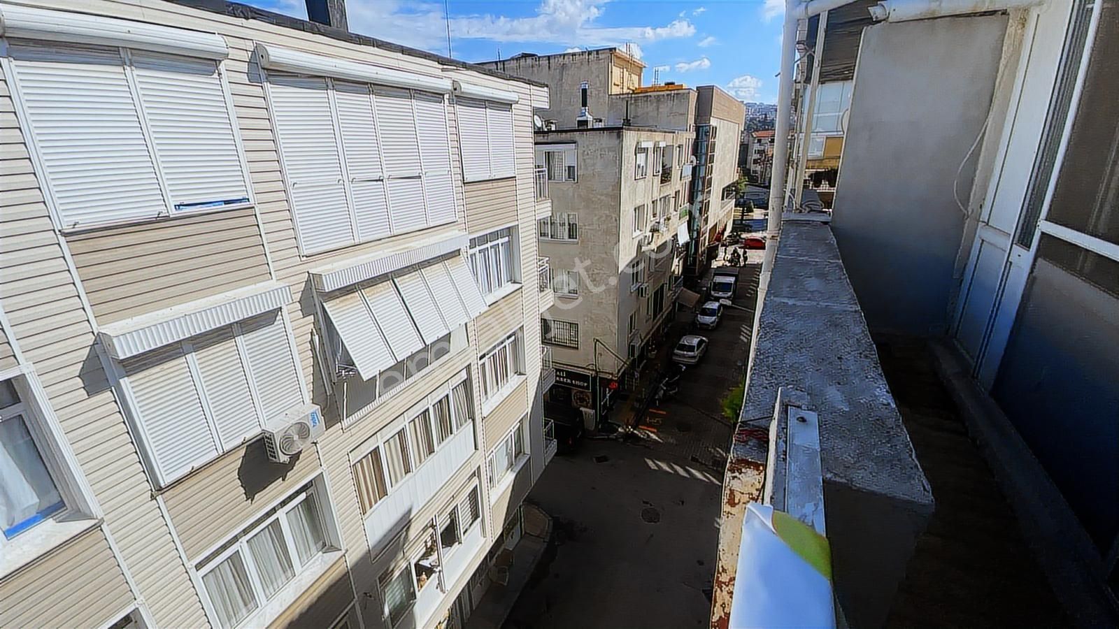 Güzelyalı Merkezi Konumda 3+1 Satılık Daire - Görsel 24