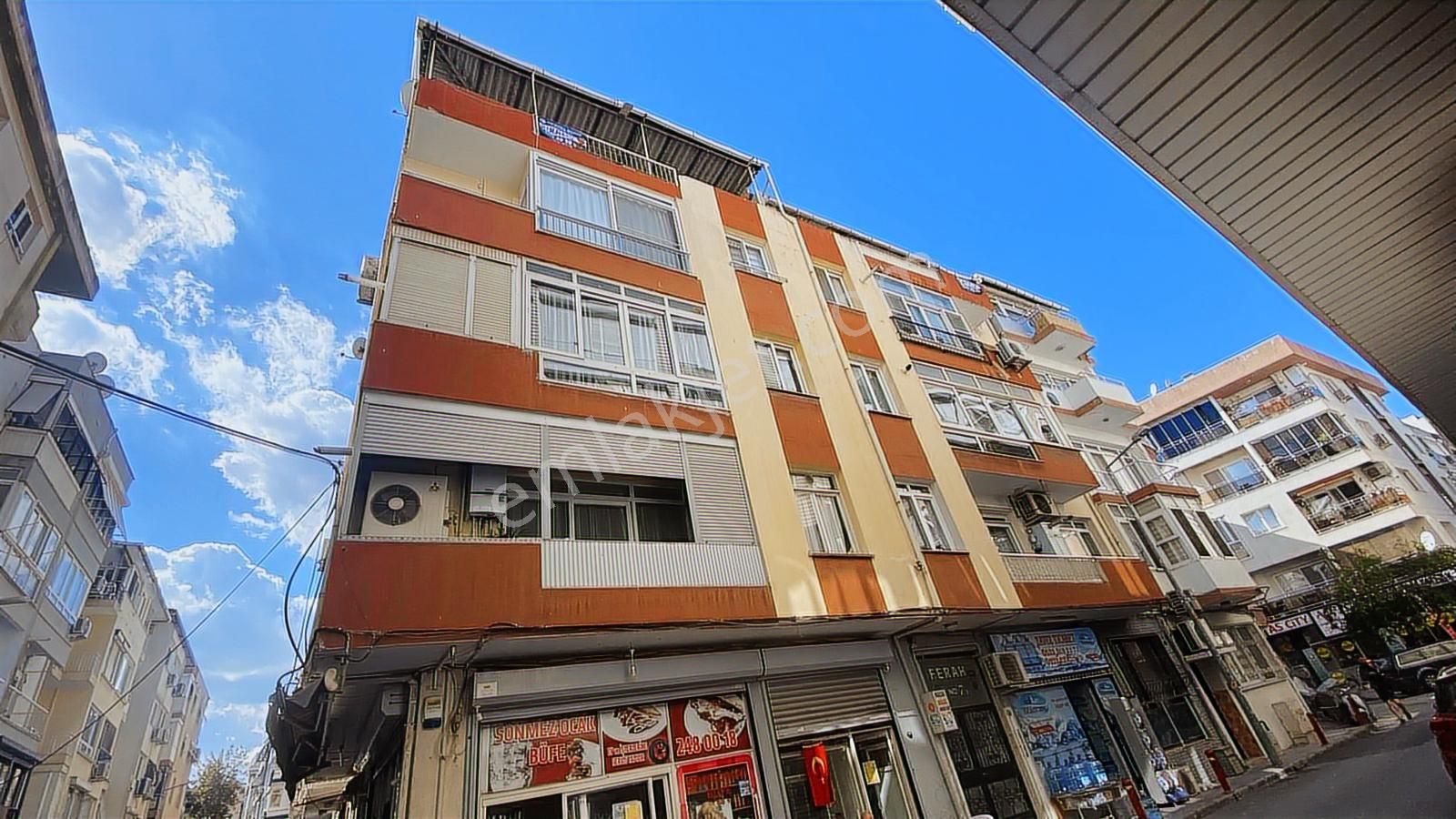 Güzelyalı Merkezi Konumda 3+1 Satılık Daire - Görsel 2