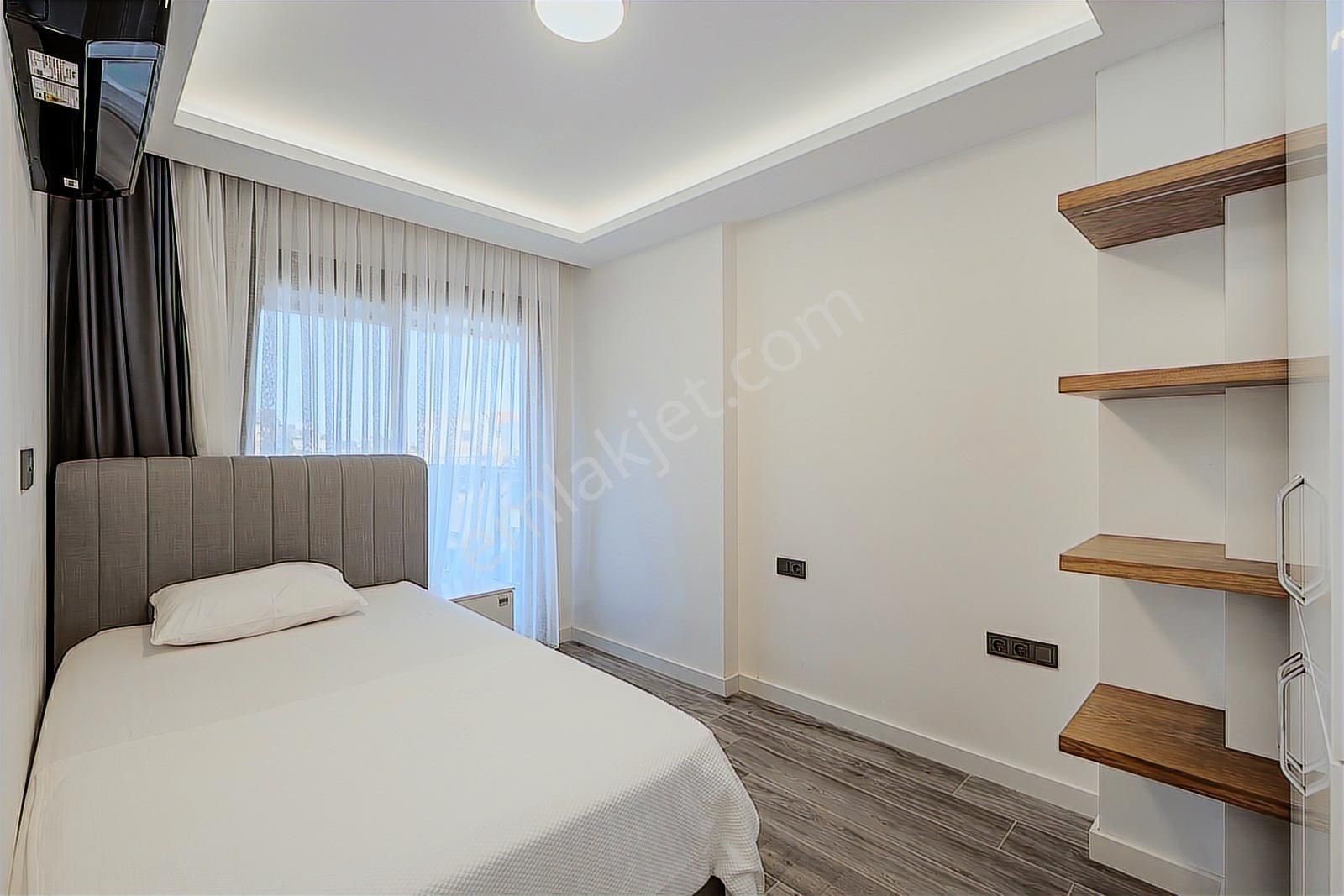 Urla Çeşmealtı Lüx 5+1 Villa - Görsel 16