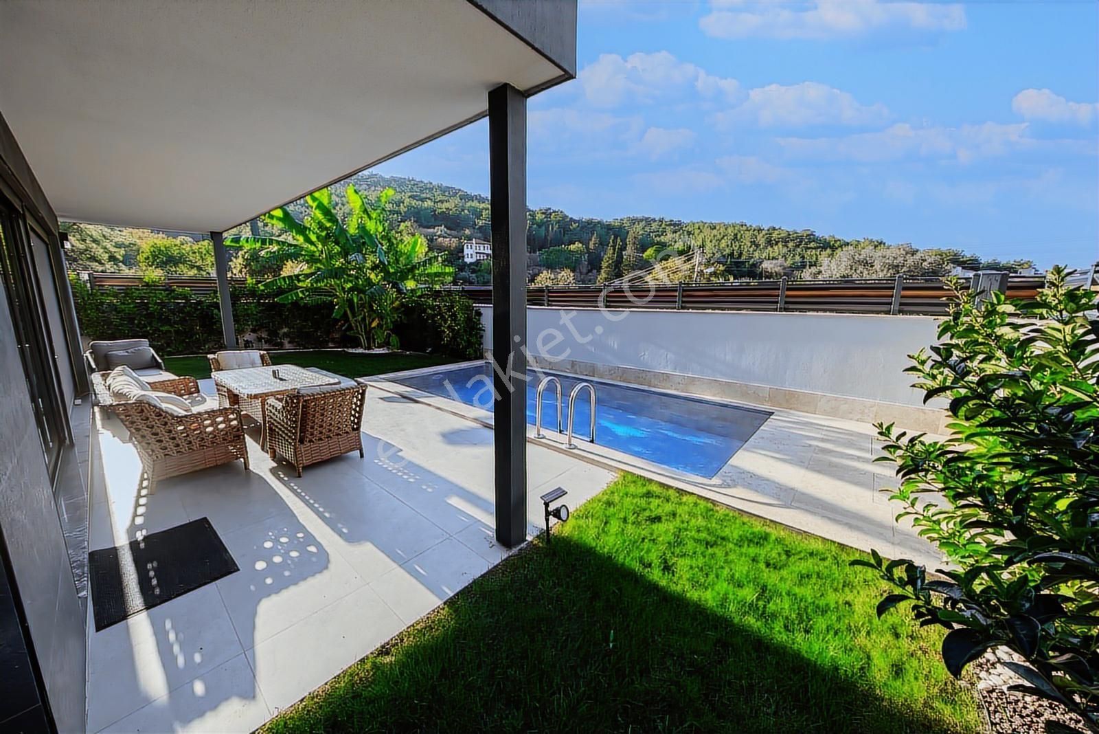 Urla Çeşmealtı Lüx 5+1 Villa - Görsel 4