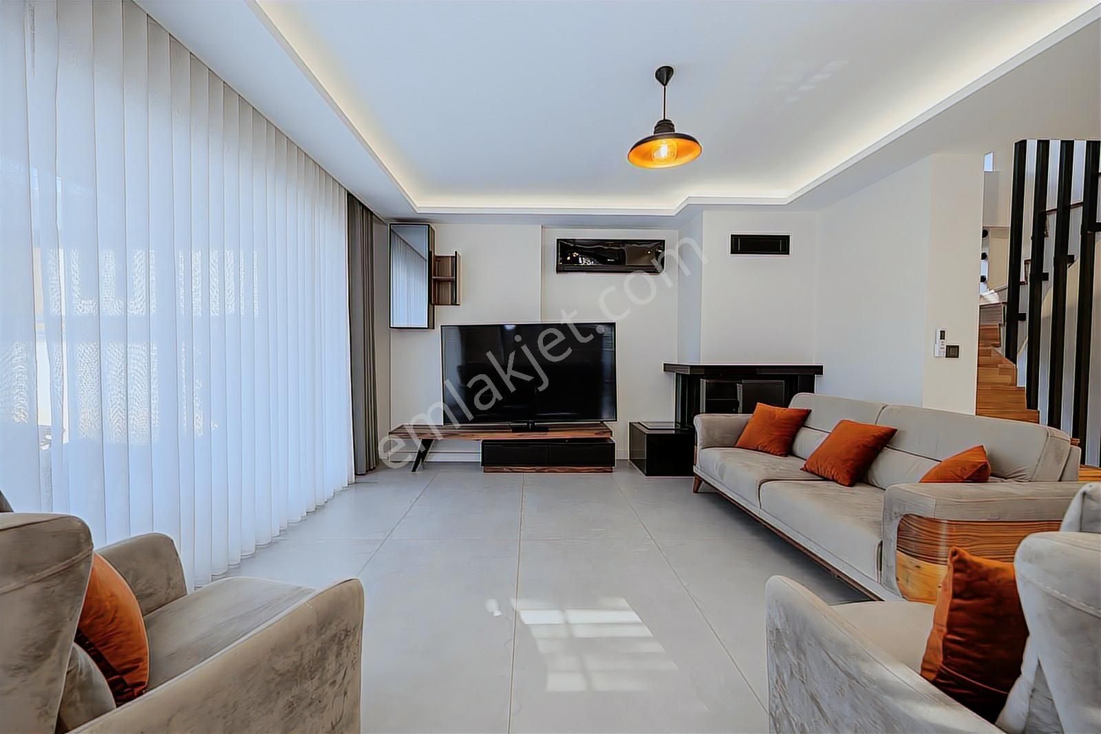 Urla Çeşmealtı Lüx 5+1 Villa - Görsel 2