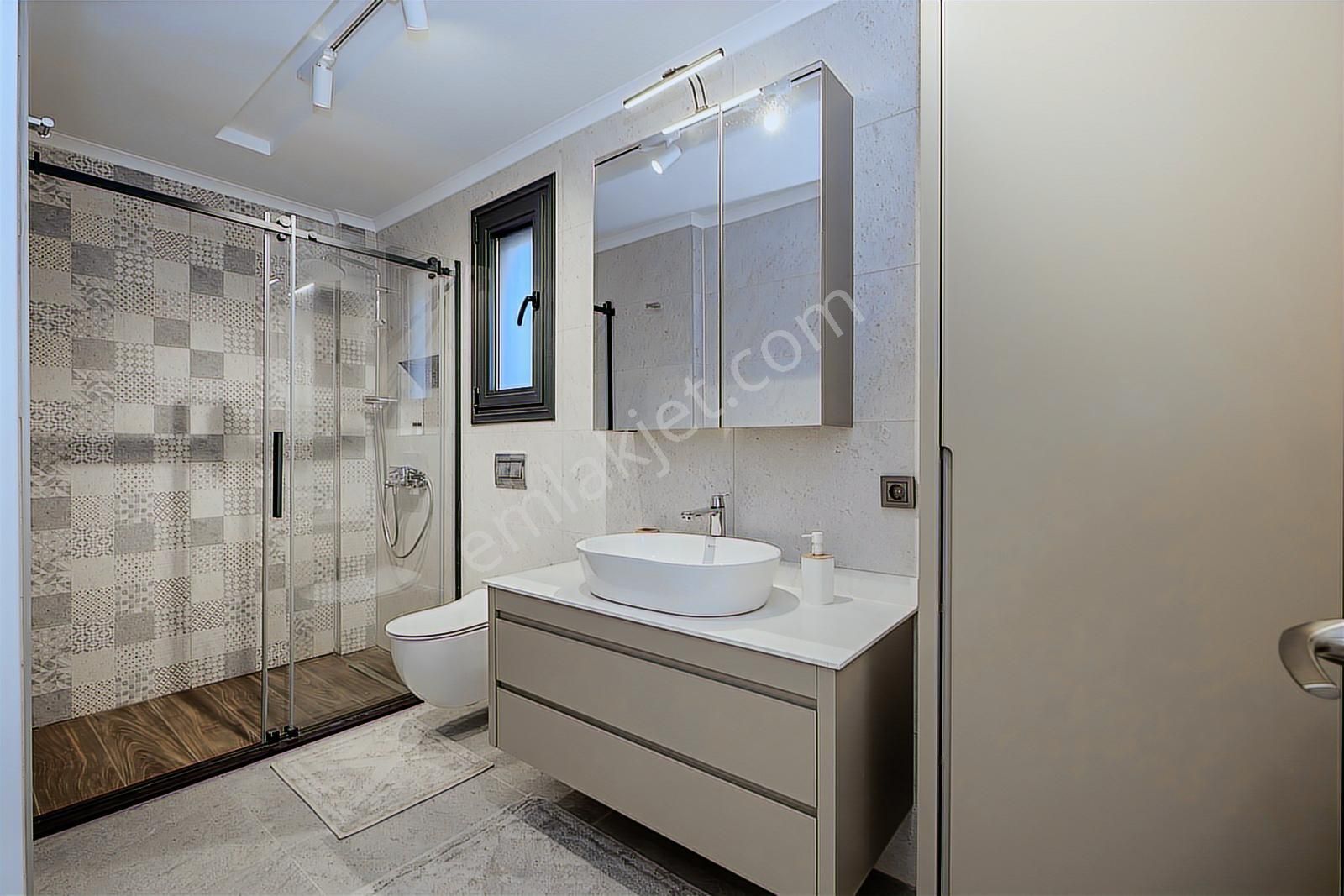 Urla Çeşmealtı Lüx 5+1 Villa - Görsel 33