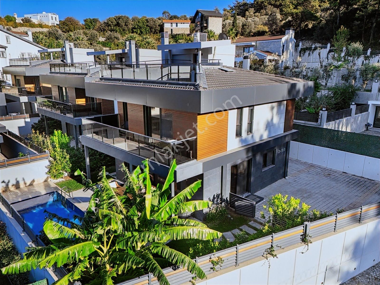 Urla Çeşmealtı Lüx 5+1 Villa - Görsel 31