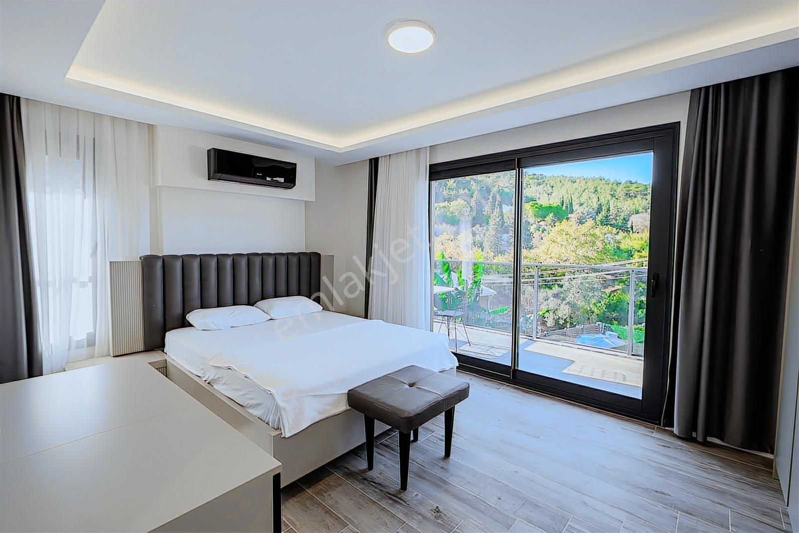 Urla Çeşmealtı Lüx 5+1 Villa - Görsel 32