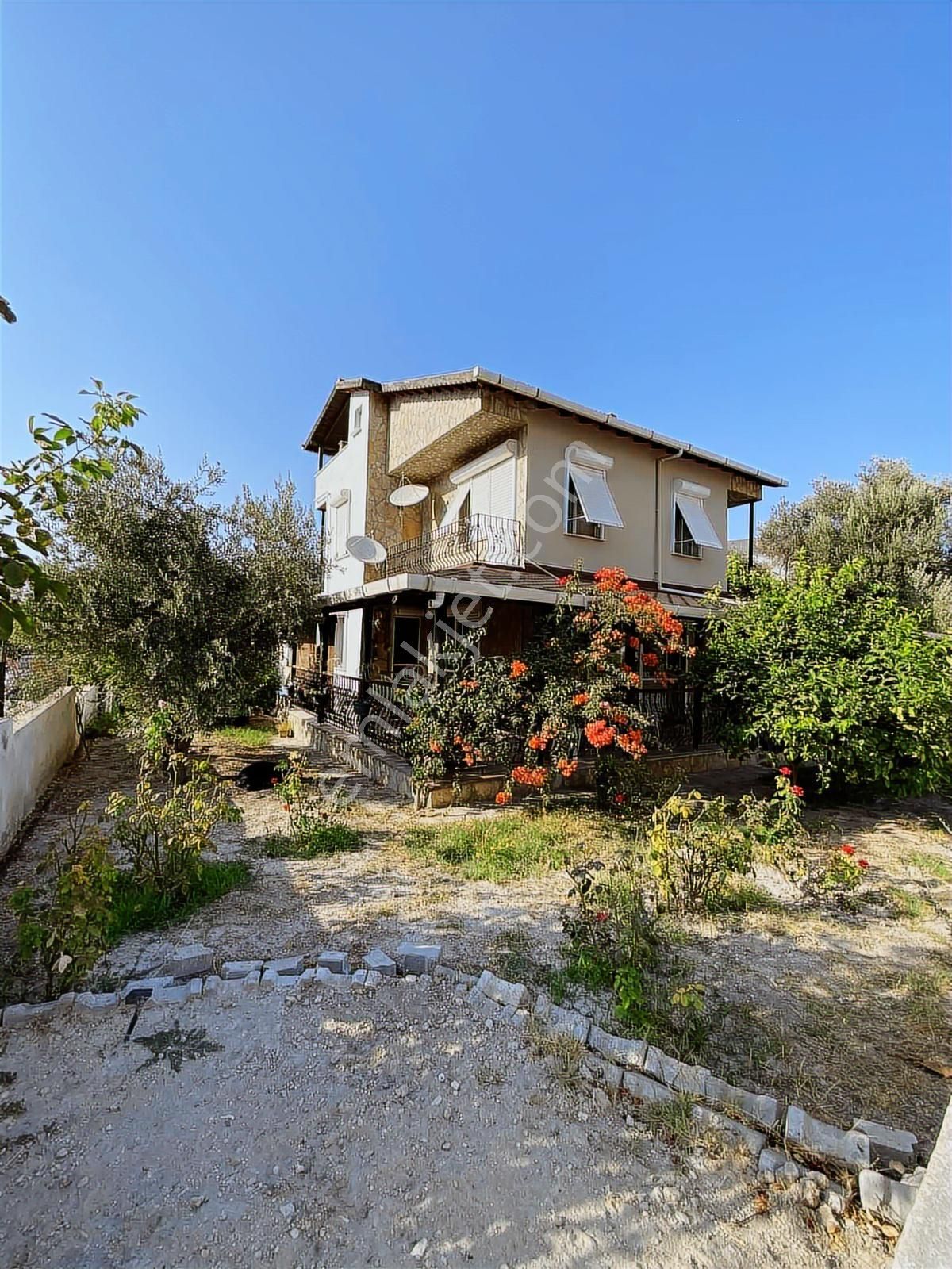 Karaburunda 500m2 Arsa İçinde Tam Müstakil Satılık Villa - Görsel 2