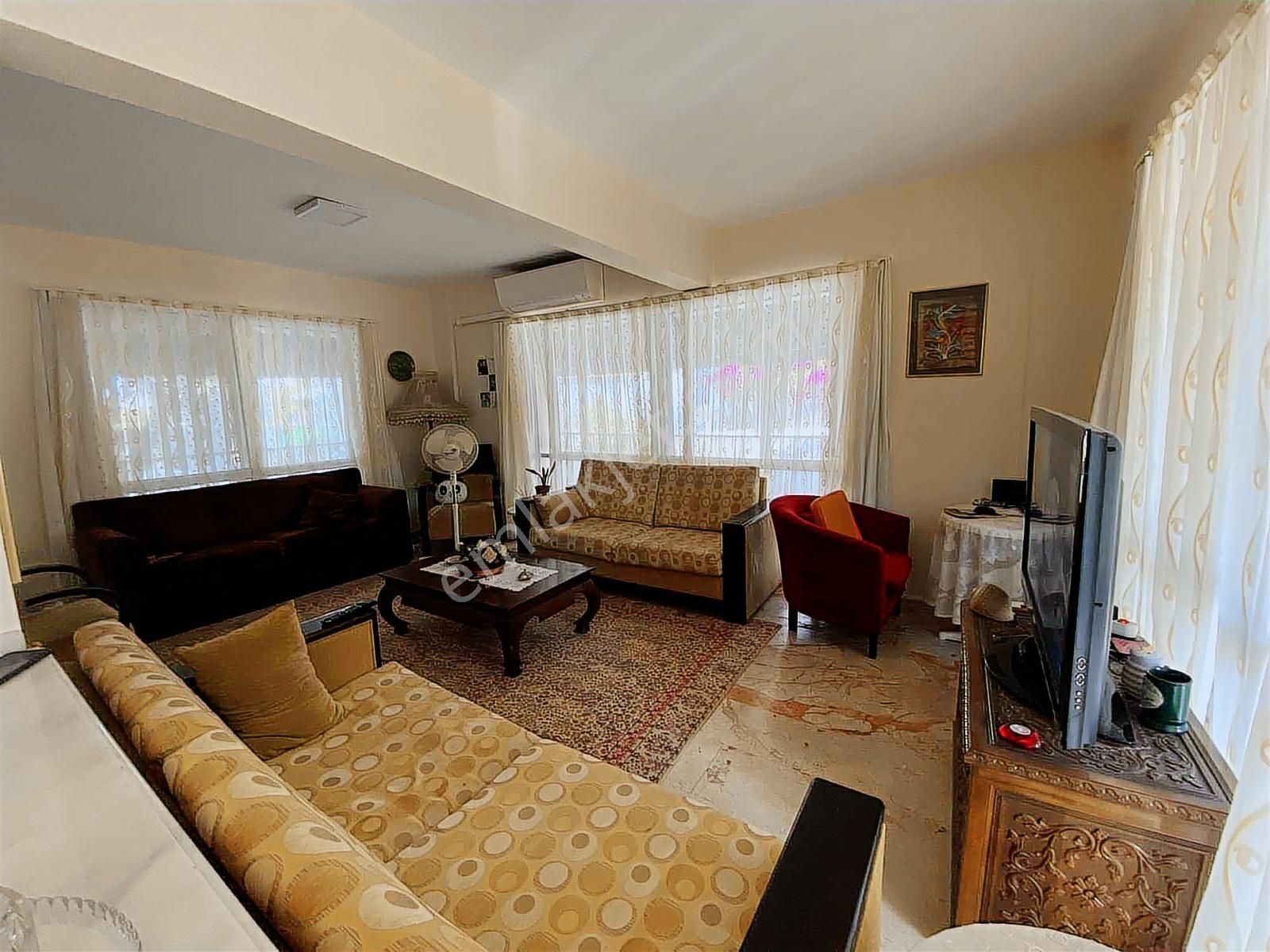 Karaburunda 500m2 Arsa İçinde Tam Müstakil Satılık Villa - Görsel 16
