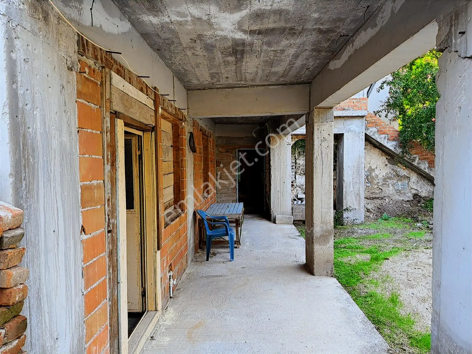 Bafa Milas Da Satılık Taş Ev - Görsel 3