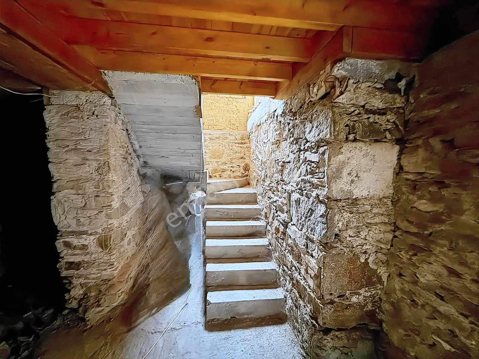 Bafa Milas Da Satılık Taş Ev - Görsel 5