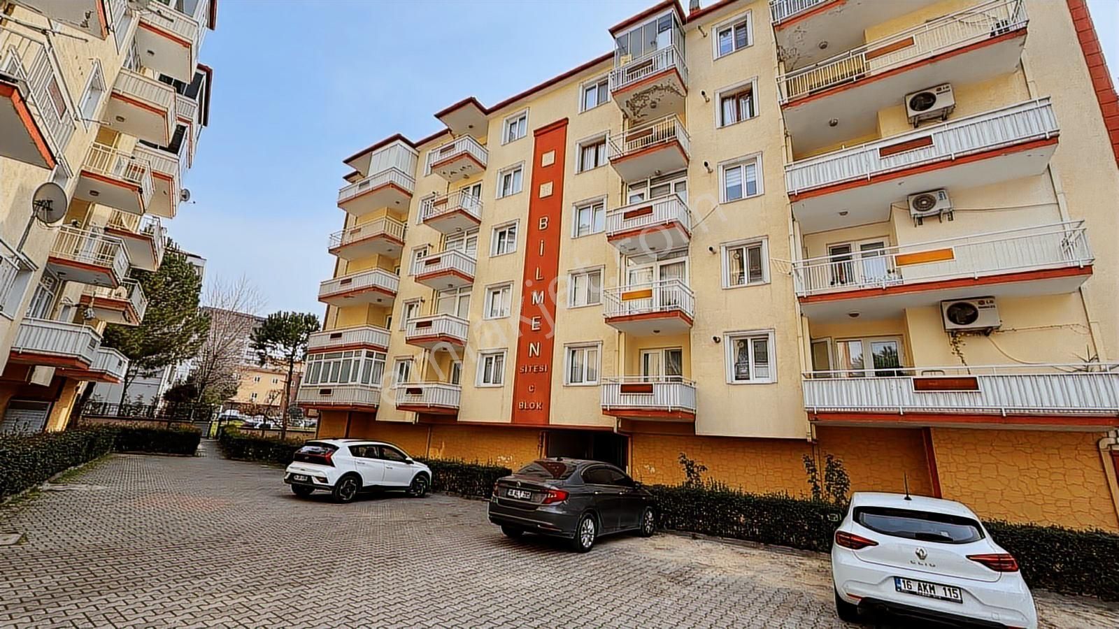 Ata Bulvarına Cephe Arakat Kombili 3+1 Daire