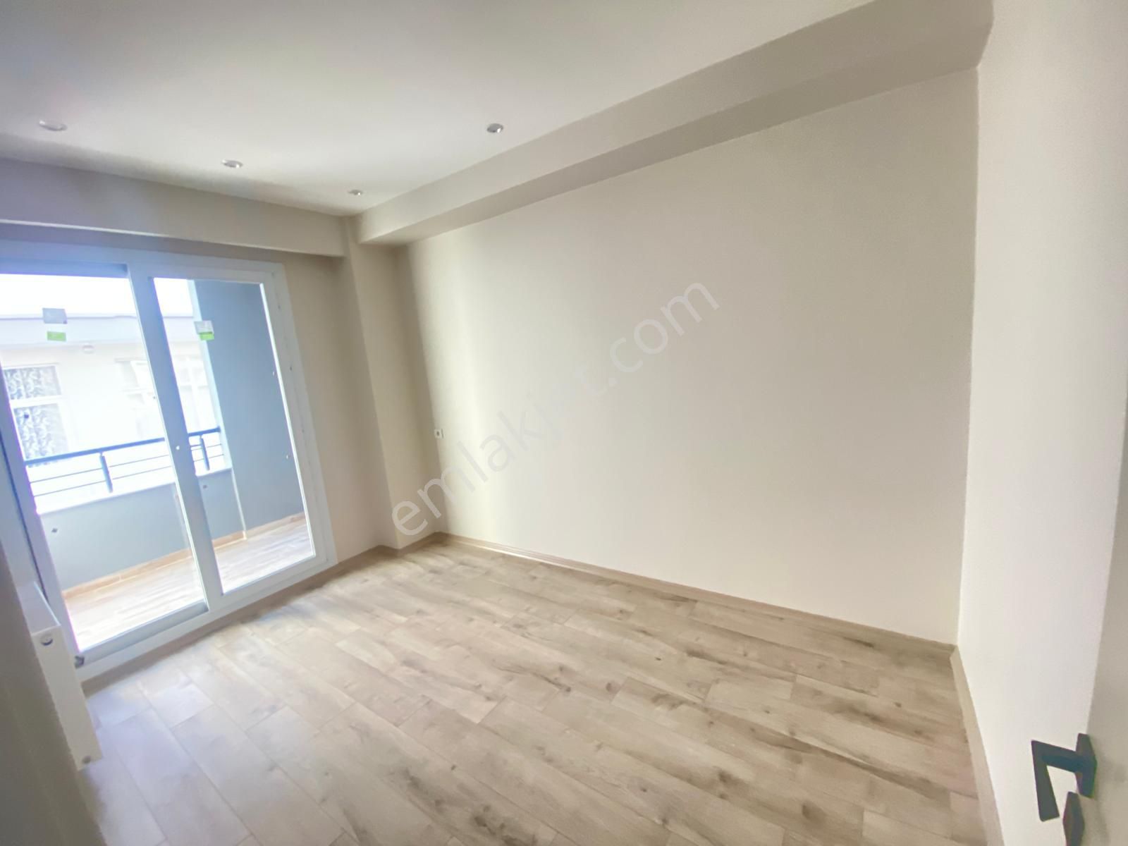 Prestijden Pirireis'te Asansörlü Geniş Oturumlu Sıfır 2+1 Daire - Görsel 8