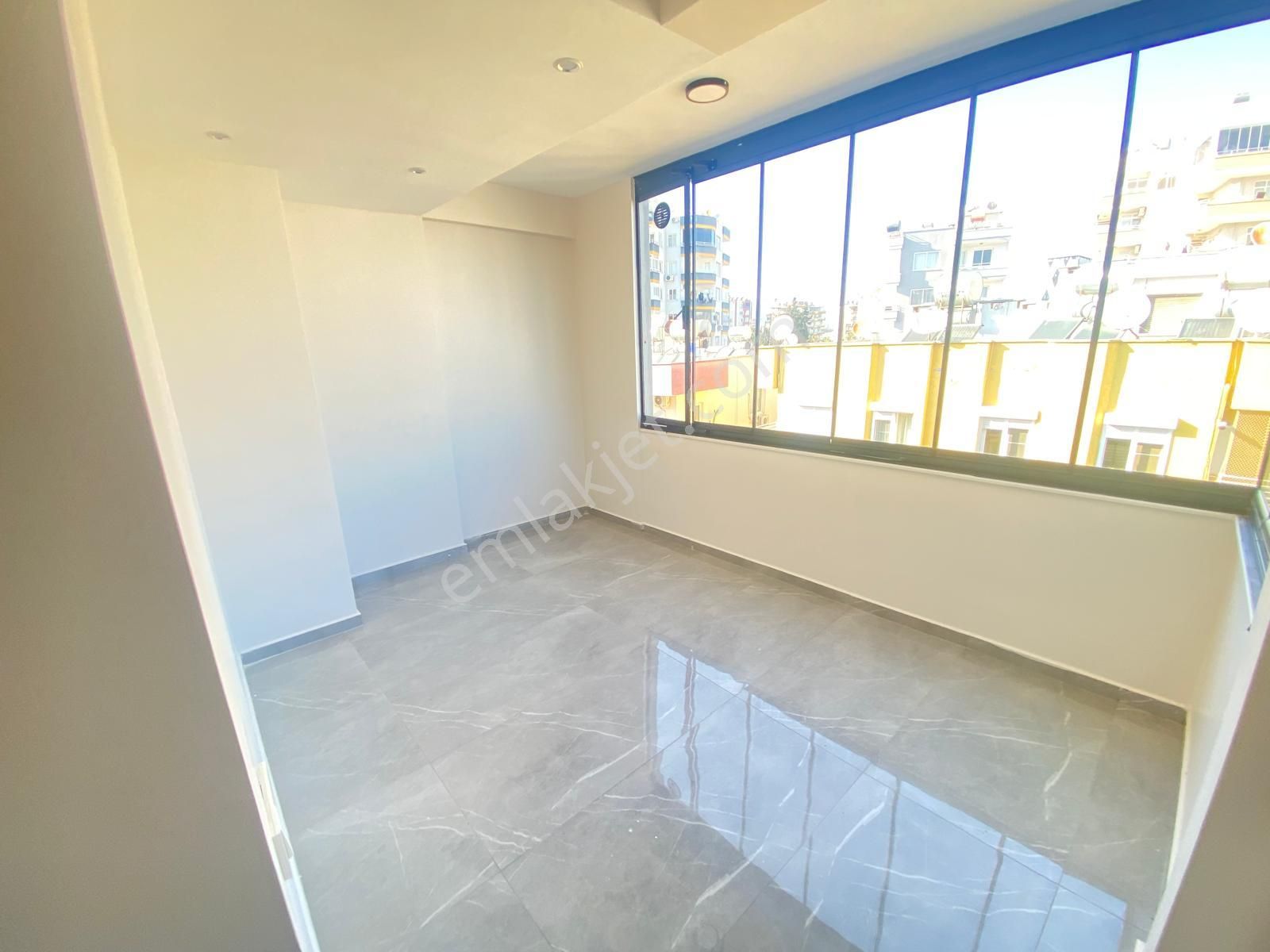 Prestijden Pirireis'te Asansörlü Geniş Oturumlu Sıfır 2+1 Daire - Görsel 2