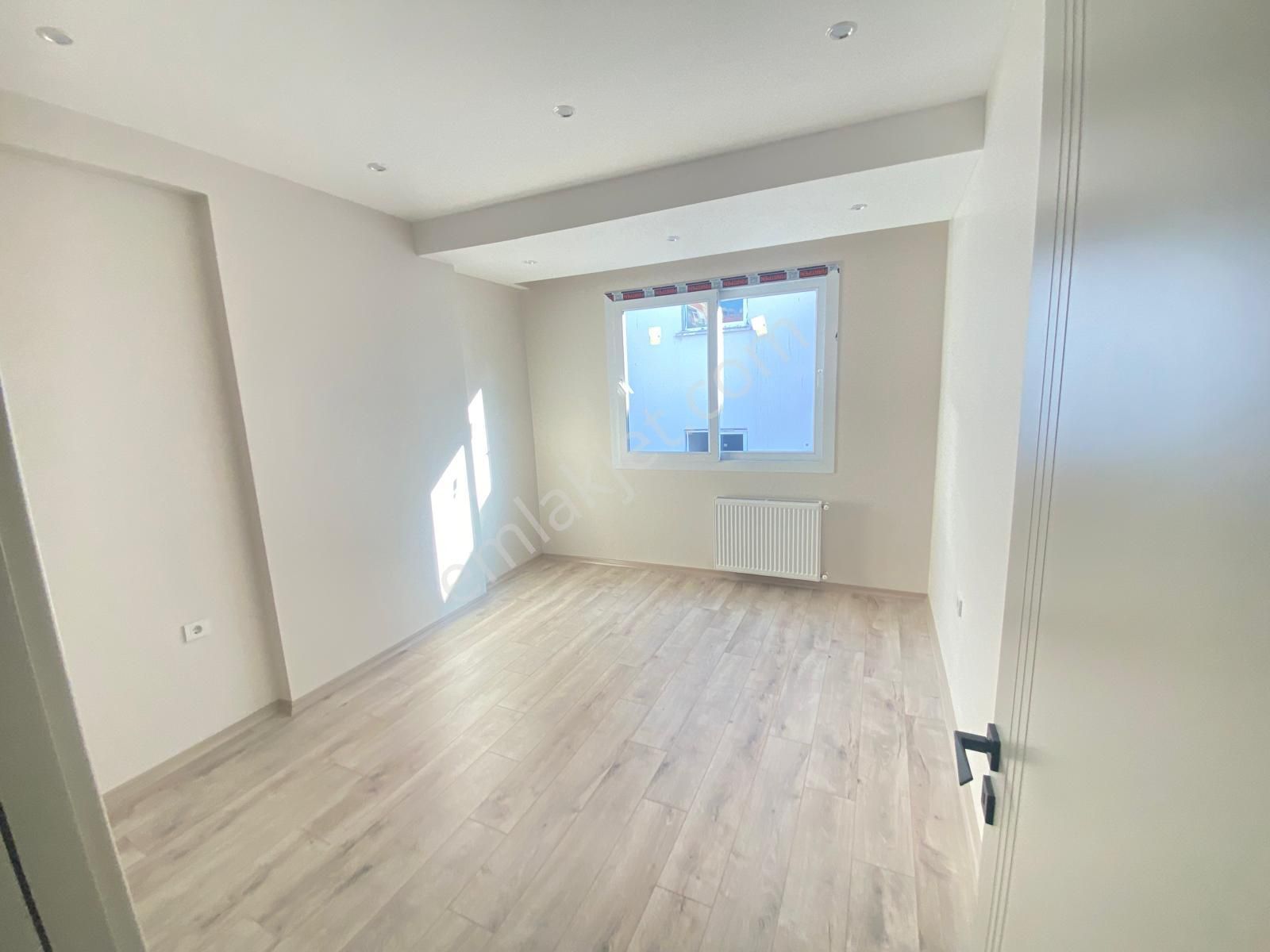 Prestijden Pirireis'te Asansörlü Geniş Oturumlu Sıfır 2+1 Daire - Görsel 3