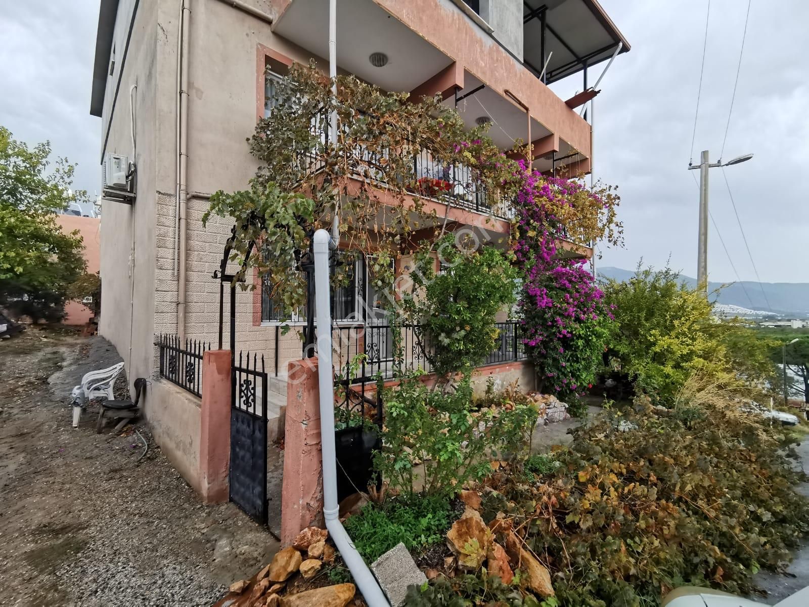 Rota Emlaktan Gümüldürde Deniz Ve Doğa Manzaralı 2+1eşyalı Daire