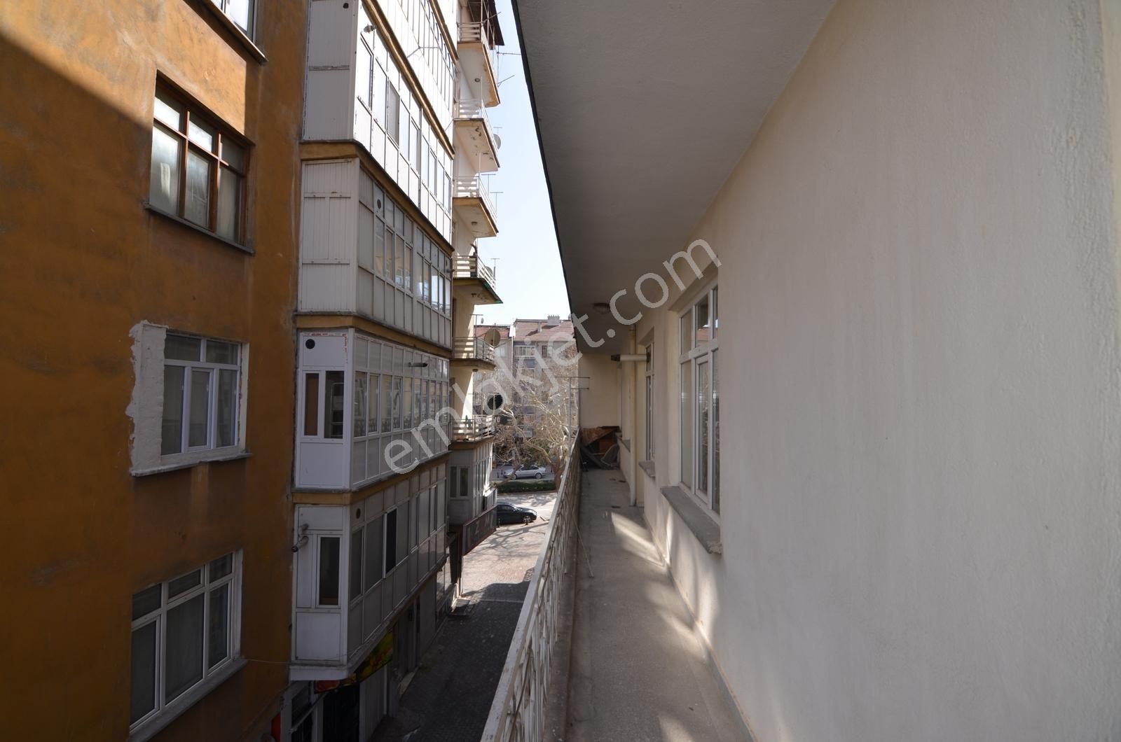 Talha Tozduman'dan Sultan Şah-ankara Cd. Yanı Bakımlı Arakat 3+1 - Görsel 12