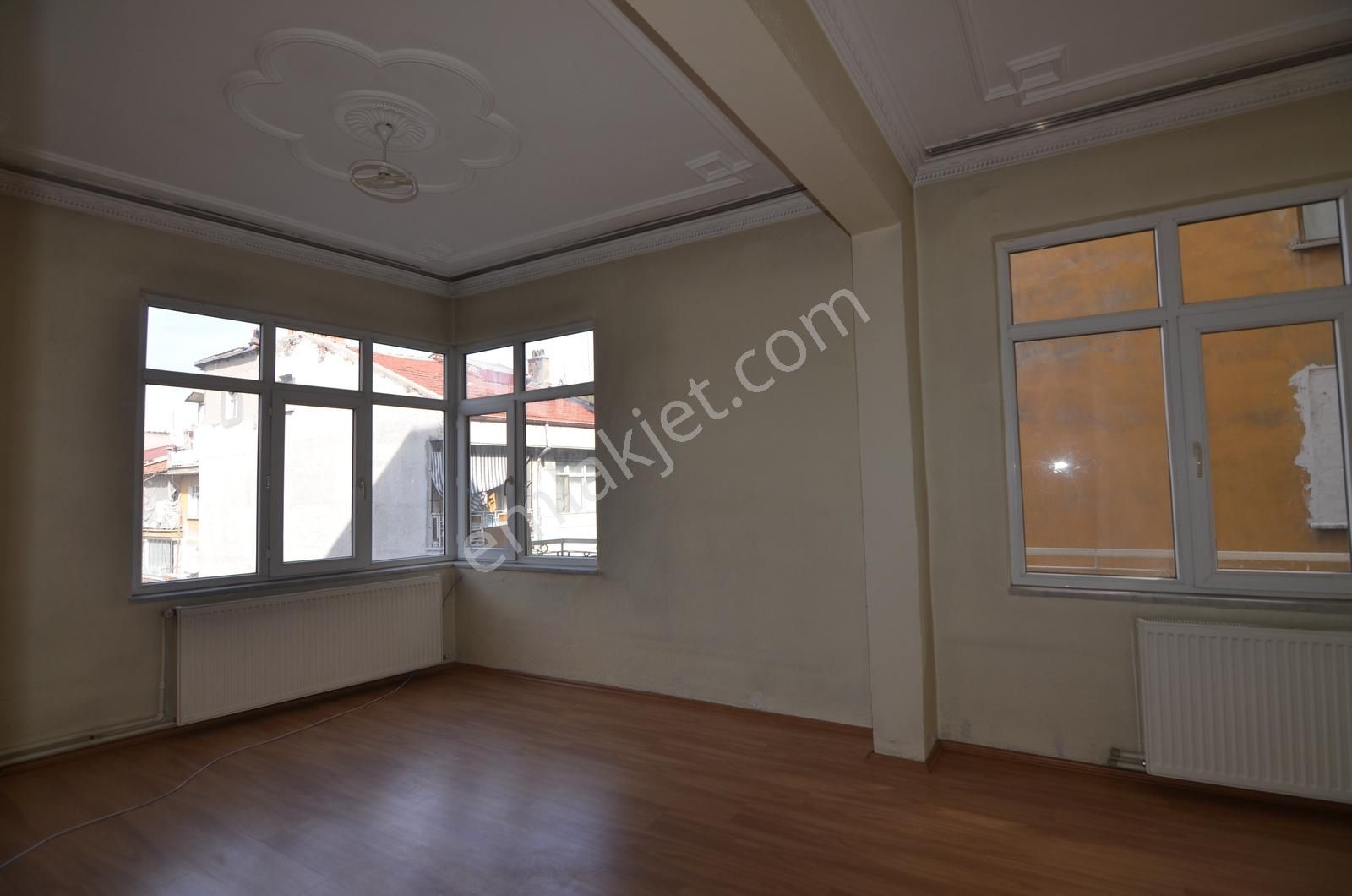 Talha Tozduman'dan Sultan Şah-ankara Cd. Yanı Bakımlı Arakat 3+1 - Görsel 6