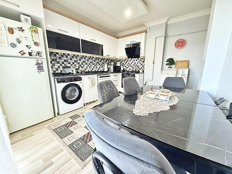 Yenikent Emlak İskanlı/katılım Evine Uygun Çok Geniş Öncephe 3+1 - Görsel 11